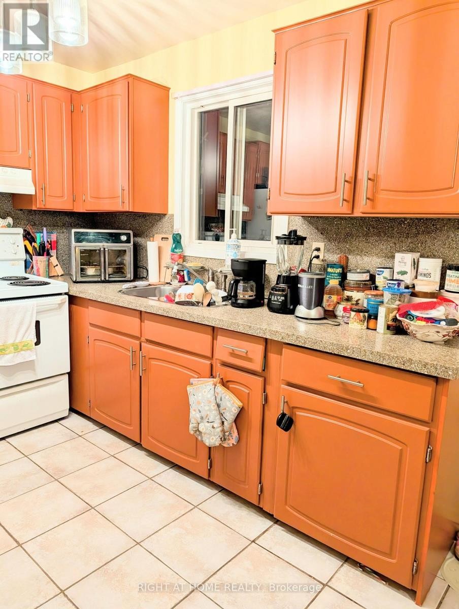 












4278 SAWMILL VALLEY DRIVE

,
Mississauga (Erin Mills),




Ontario
L5L3M9

