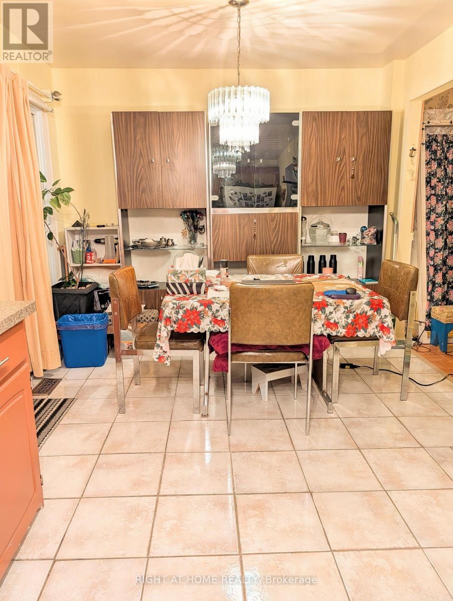 












4278 SAWMILL VALLEY DRIVE

,
Mississauga (Erin Mills),




Ontario
L5L3M9

