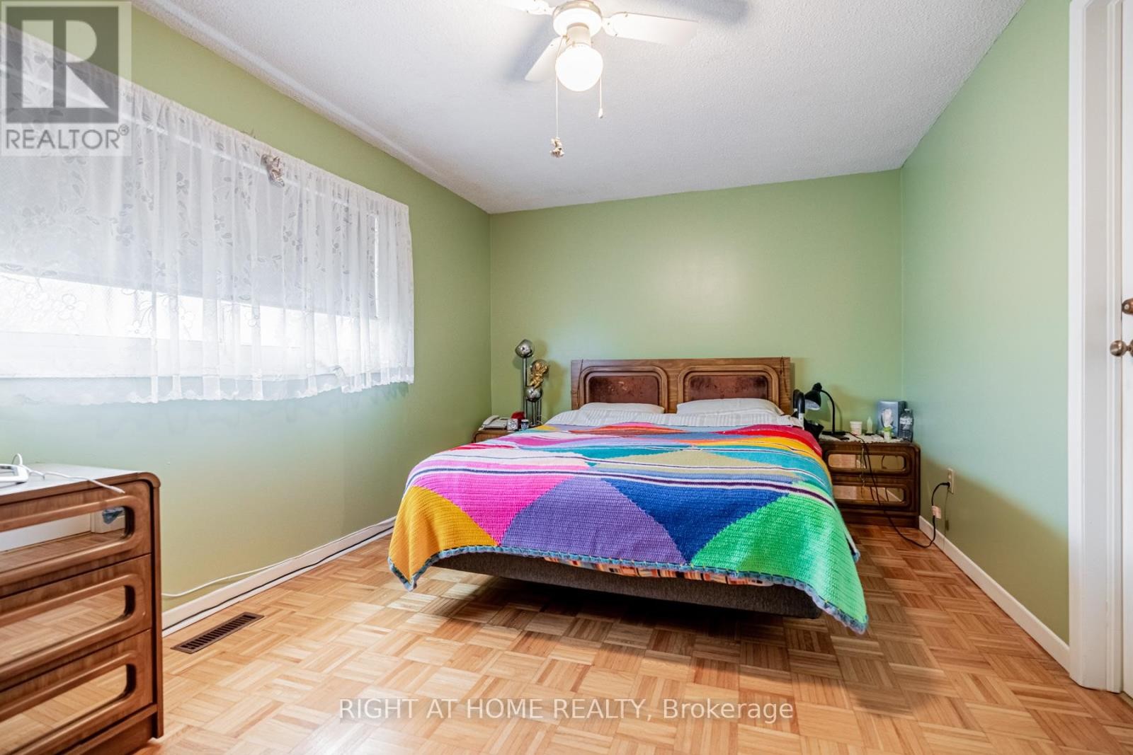 












4278 SAWMILL VALLEY DRIVE

,
Mississauga (Erin Mills),




Ontario
L5L3M9

