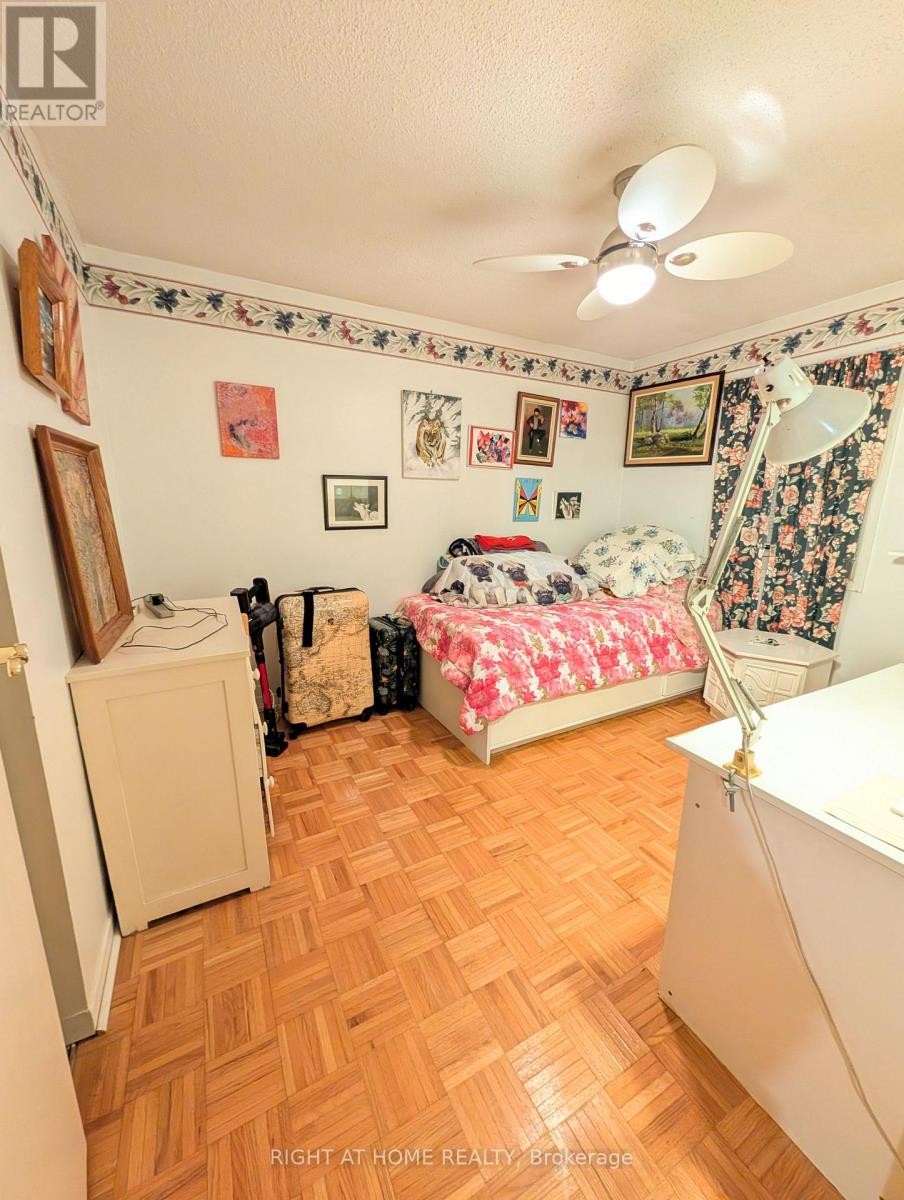 












4278 SAWMILL VALLEY DRIVE

,
Mississauga (Erin Mills),




Ontario
L5L3M9

