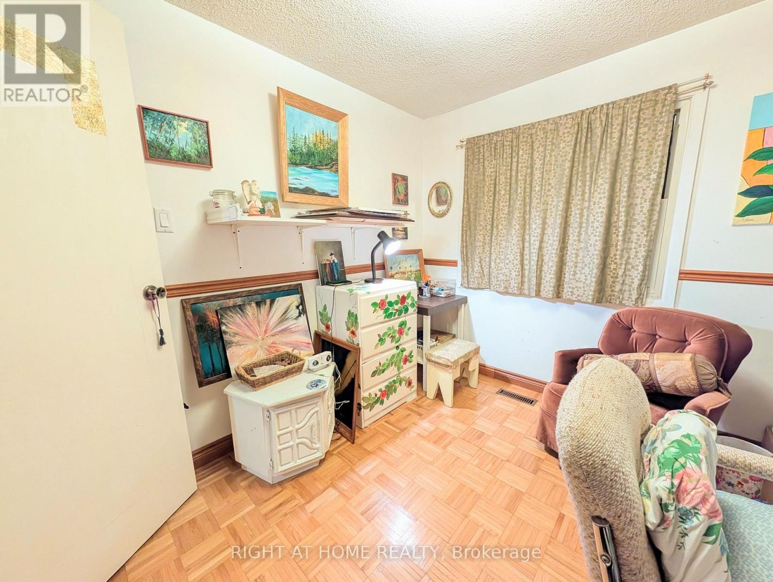 












4278 SAWMILL VALLEY DRIVE

,
Mississauga (Erin Mills),




Ontario
L5L3M9

