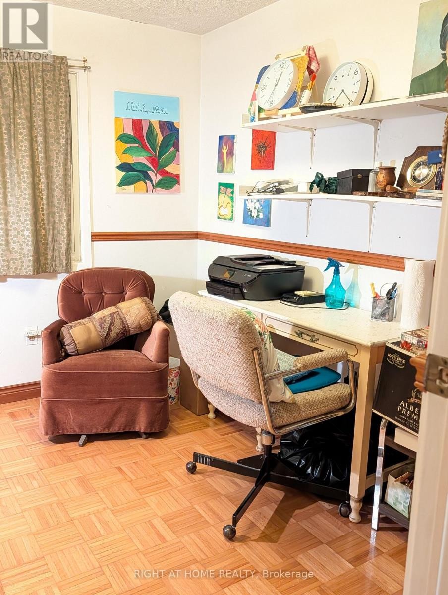 












4278 SAWMILL VALLEY DRIVE

,
Mississauga (Erin Mills),




Ontario
L5L3M9

