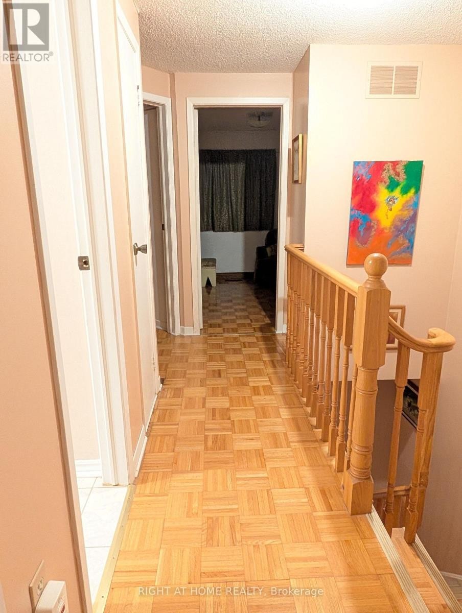 












4278 SAWMILL VALLEY DRIVE

,
Mississauga (Erin Mills),




Ontario
L5L3M9

