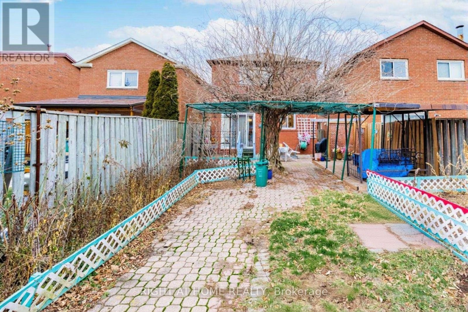 












4278 SAWMILL VALLEY DRIVE

,
Mississauga (Erin Mills),




Ontario
L5L3M9

