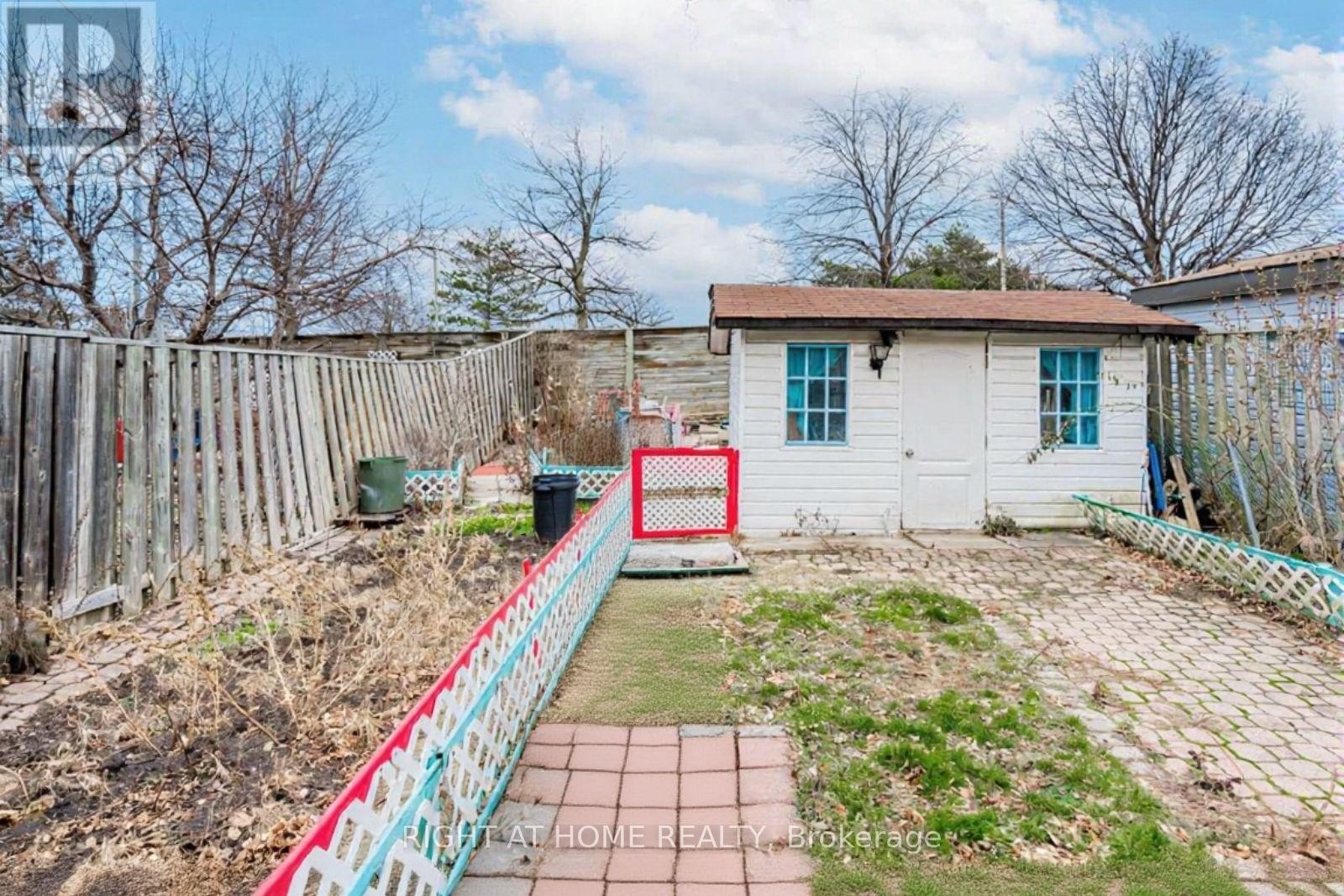 












4278 SAWMILL VALLEY DRIVE

,
Mississauga (Erin Mills),




Ontario
L5L3M9

