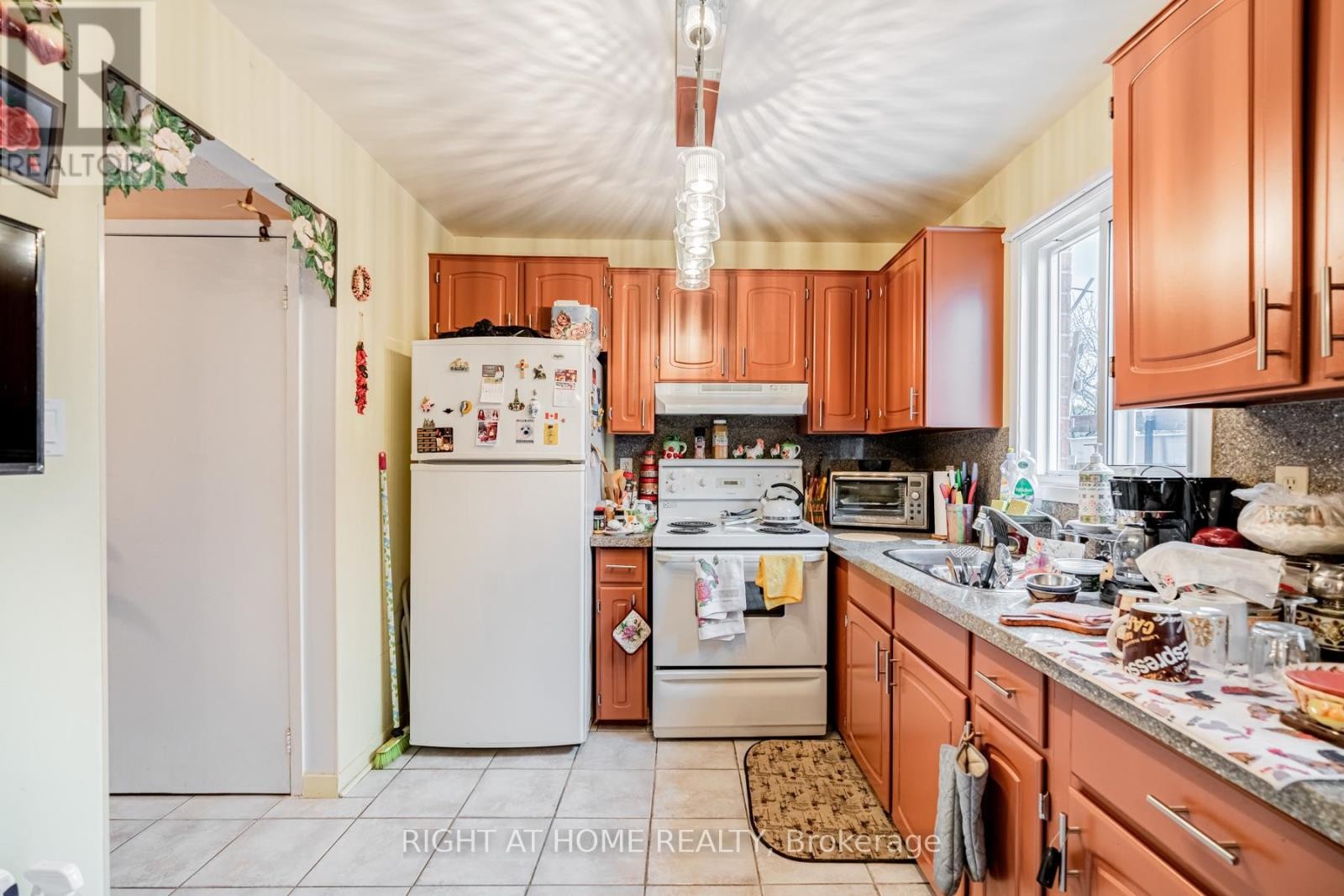 












4278 SAWMILL VALLEY DRIVE

,
Mississauga (Erin Mills),




Ontario
L5L3M9

