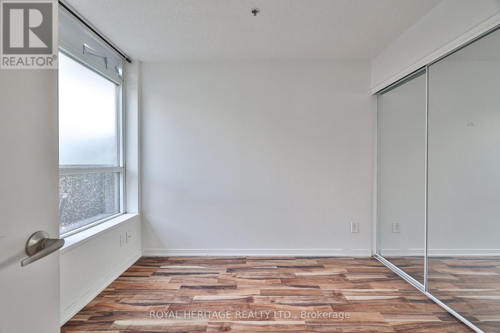 












104 - 38 JOE SHUSTER WAY

,
Toronto (South Parkdale),




Ontario
M6K0A5

