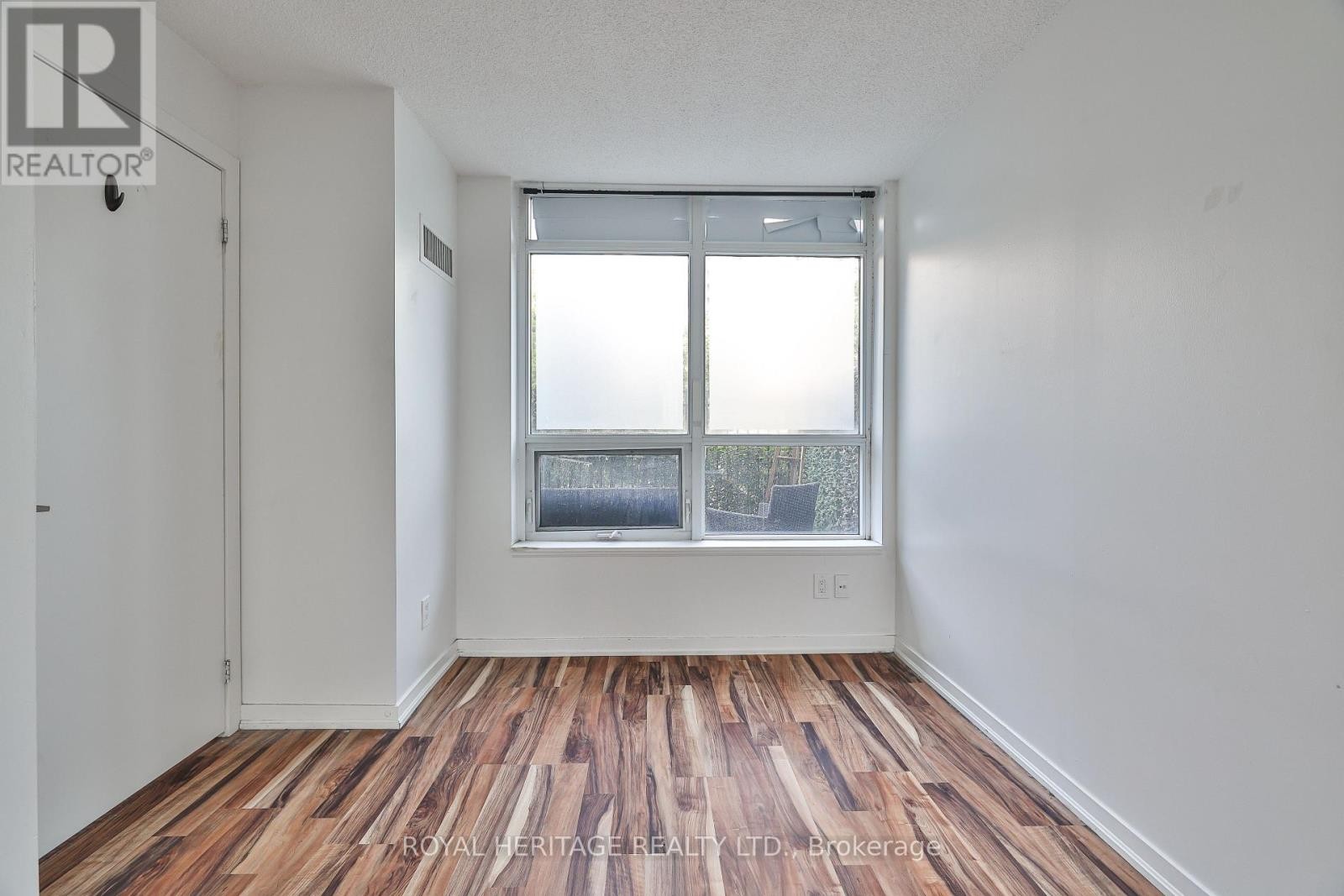 












104 - 38 JOE SHUSTER WAY

,
Toronto (South Parkdale),




Ontario
M6K0A5

