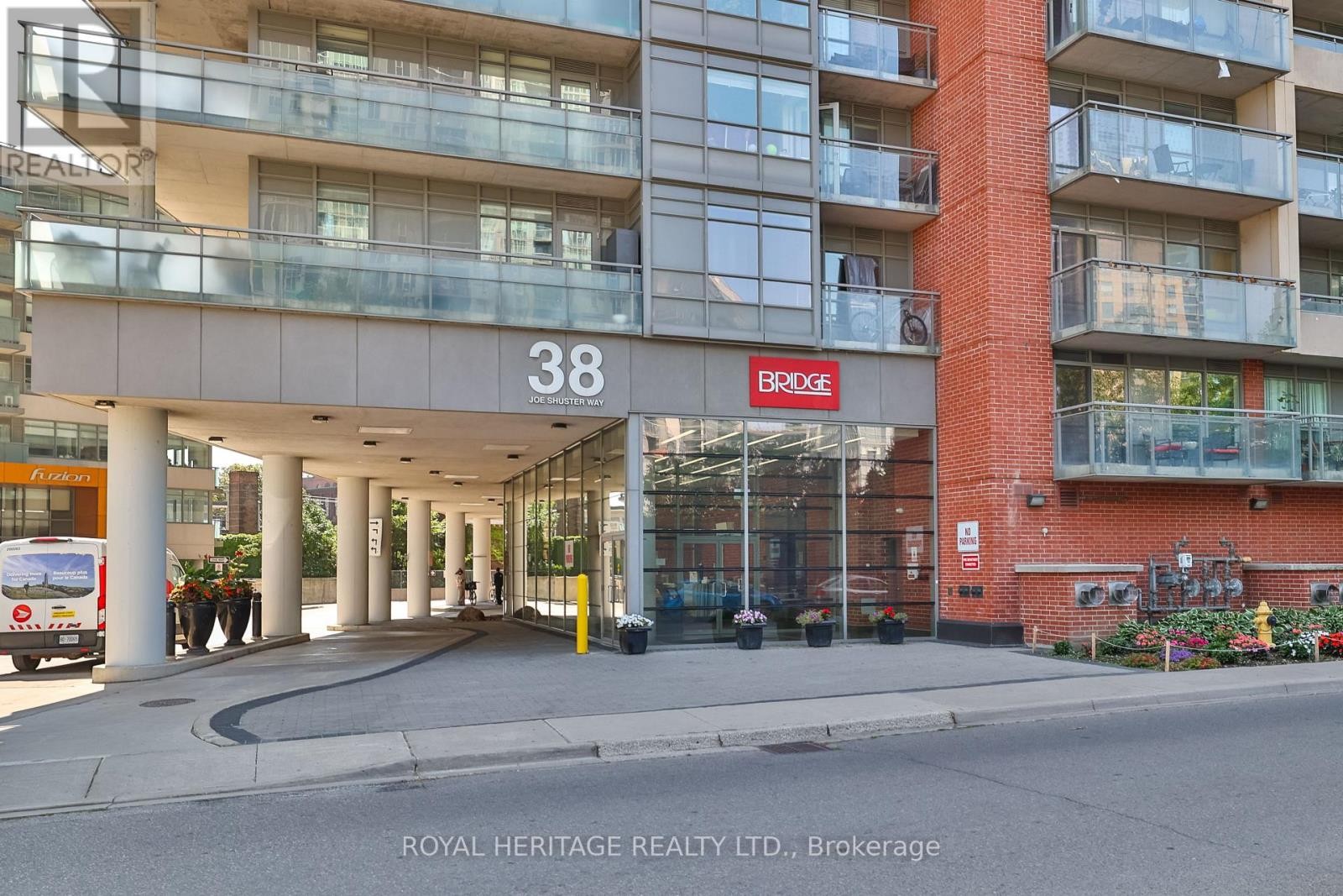 












104 - 38 JOE SHUSTER WAY

,
Toronto (South Parkdale),




Ontario
M6K0A5

