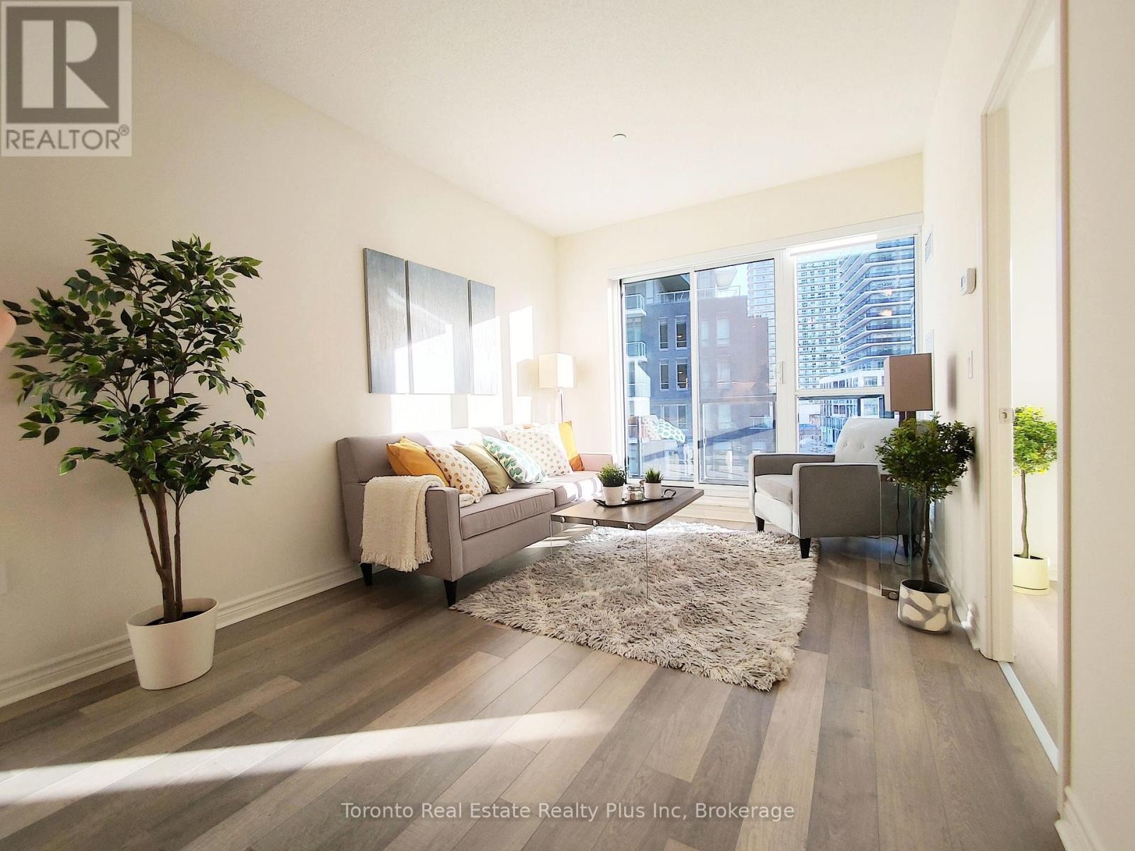 












403 - 39 ANNIE CRAIG DRIVE

,
Toronto (Mimico),




Ontario
M8V0H1

