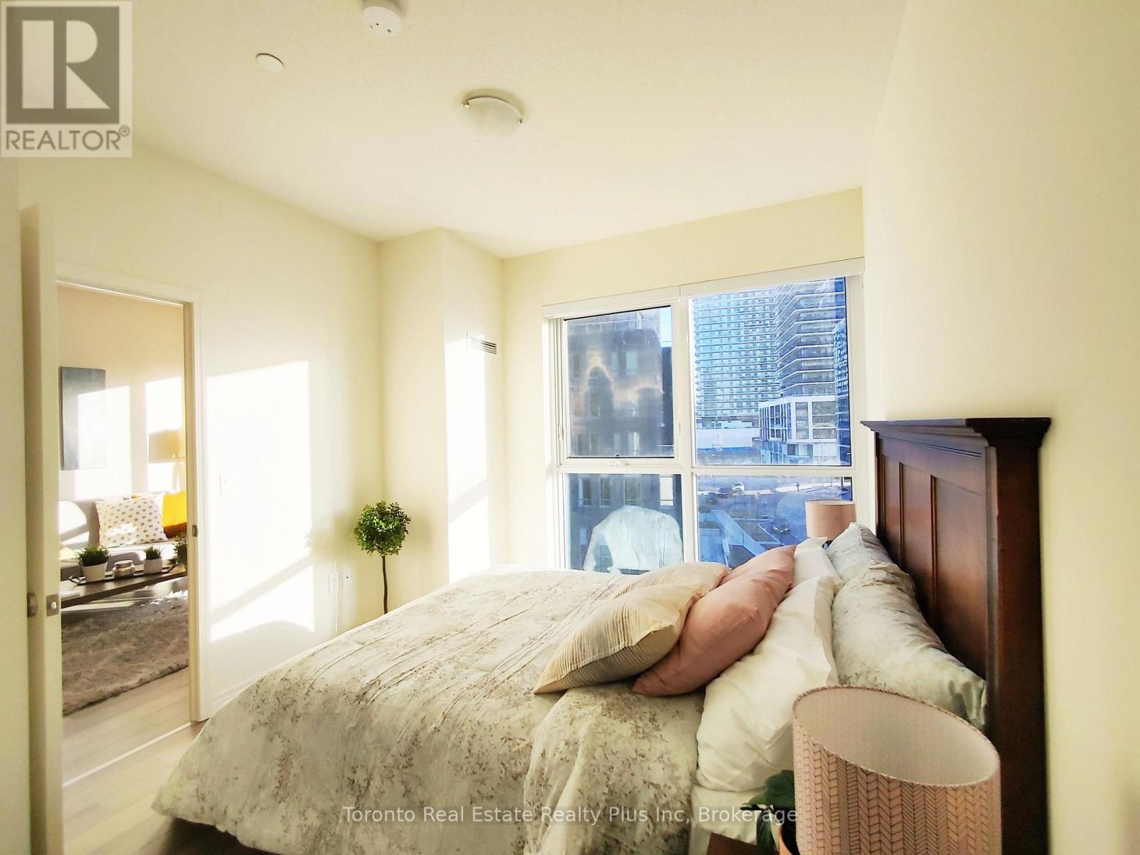 












403 - 39 ANNIE CRAIG DRIVE

,
Toronto (Mimico),




Ontario
M8V0H1

