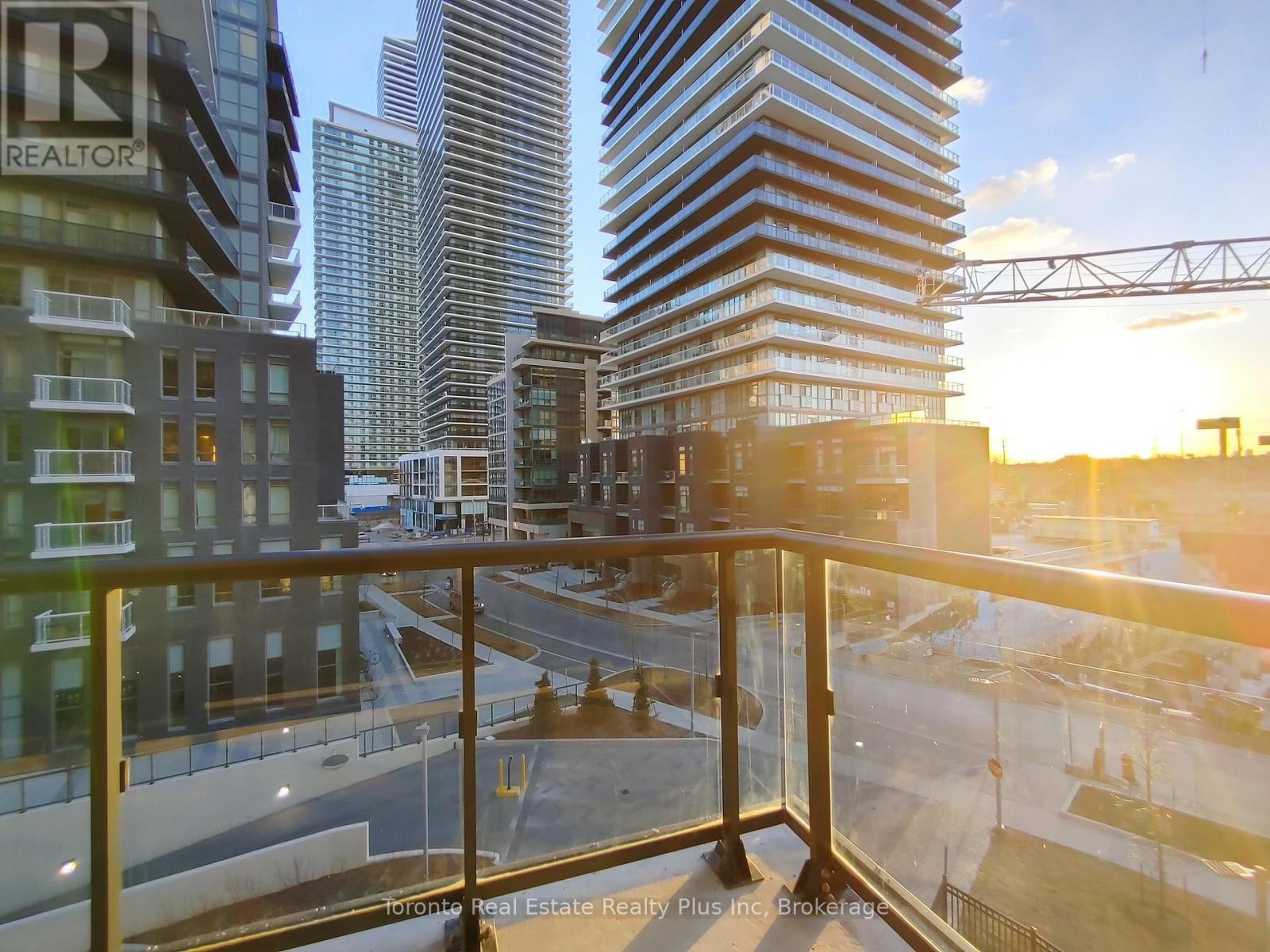 












403 - 39 ANNIE CRAIG DRIVE

,
Toronto (Mimico),




Ontario
M8V0H1

