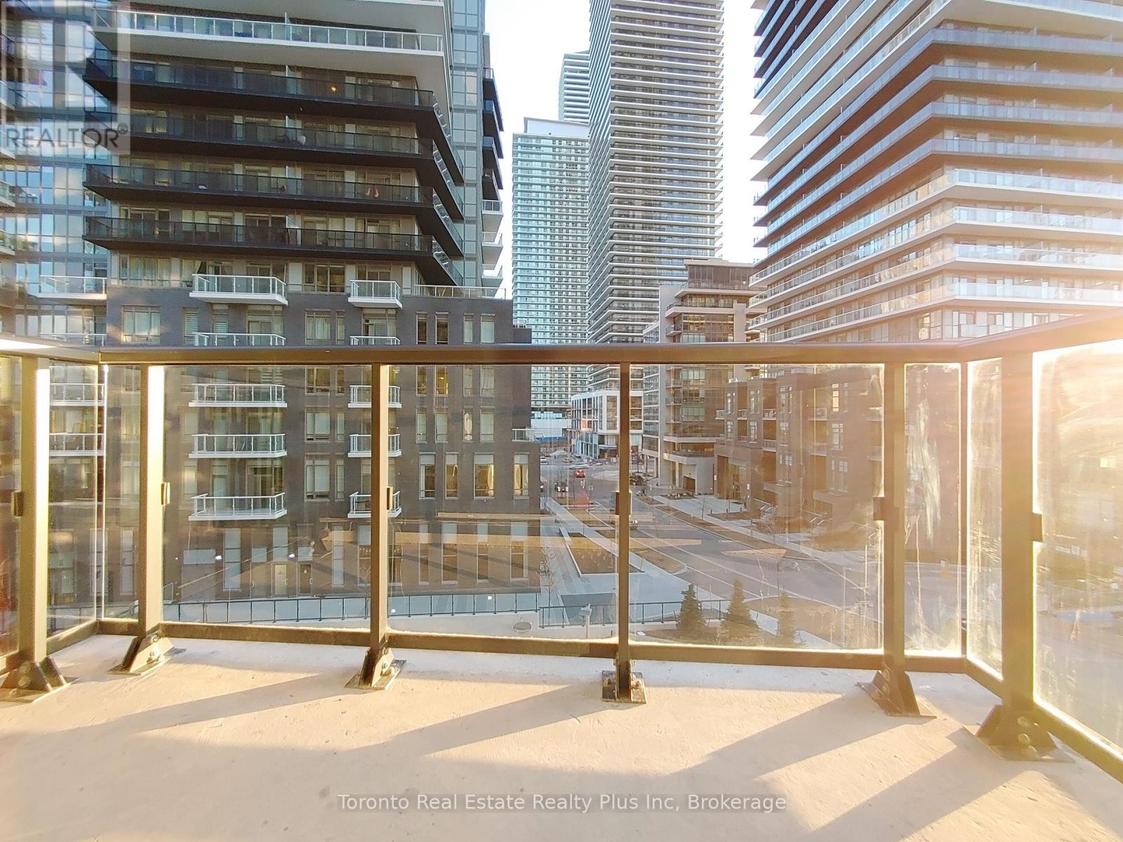 












403 - 39 ANNIE CRAIG DRIVE

,
Toronto (Mimico),




Ontario
M8V0H1

