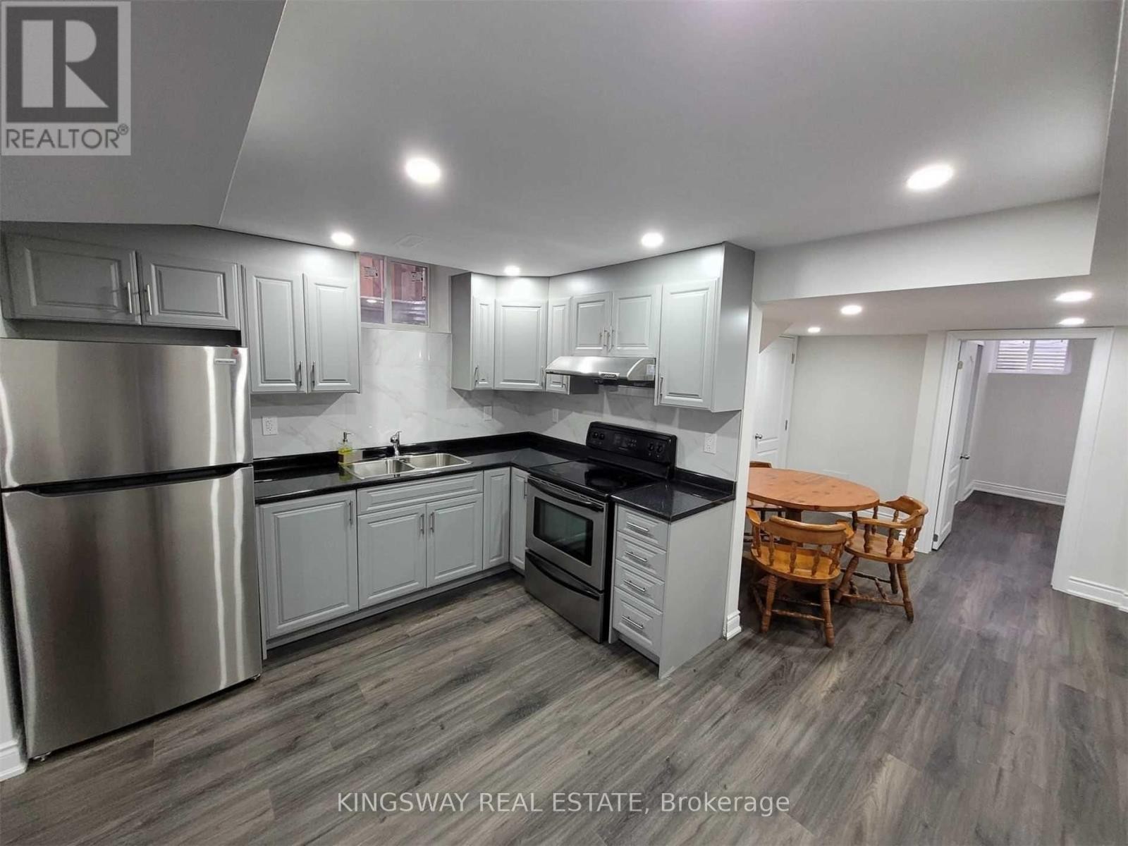 












LOWER - 6249 PRAIRIE CIRCLE

,
Mississauga (Lisgar),




Ontario
L5N5Y9

