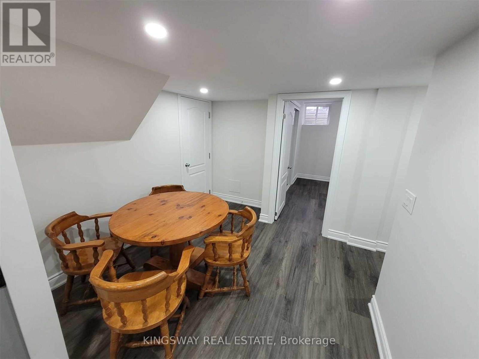 












LOWER - 6249 PRAIRIE CIRCLE

,
Mississauga (Lisgar),




Ontario
L5N5Y9

