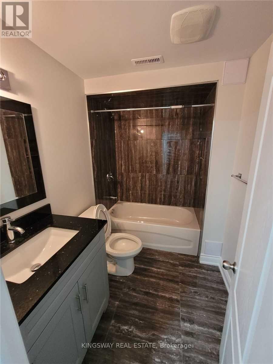 












LOWER - 6249 PRAIRIE CIRCLE

,
Mississauga (Lisgar),




Ontario
L5N5Y9

