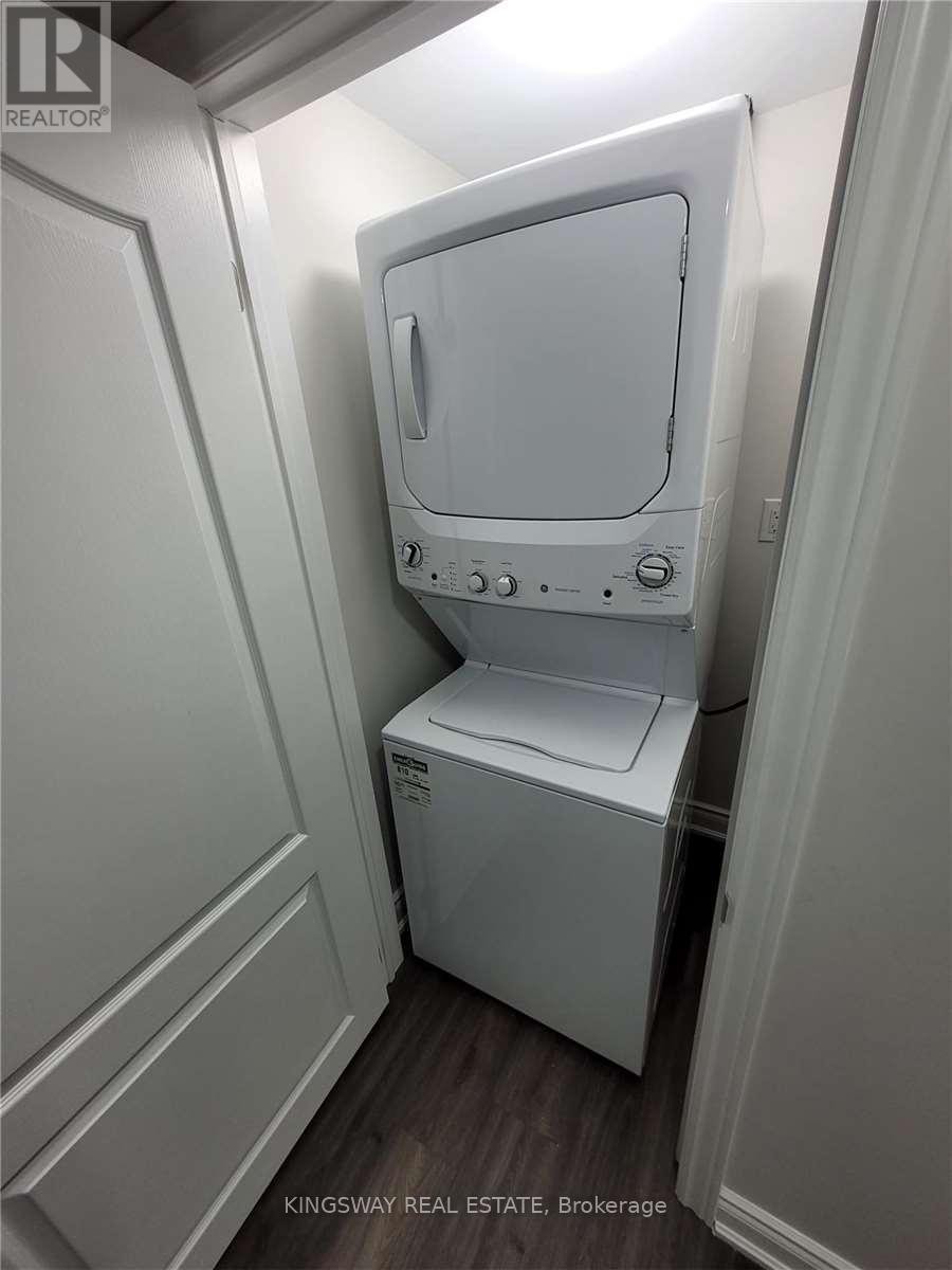 












LOWER - 6249 PRAIRIE CIRCLE

,
Mississauga (Lisgar),




Ontario
L5N5Y9

