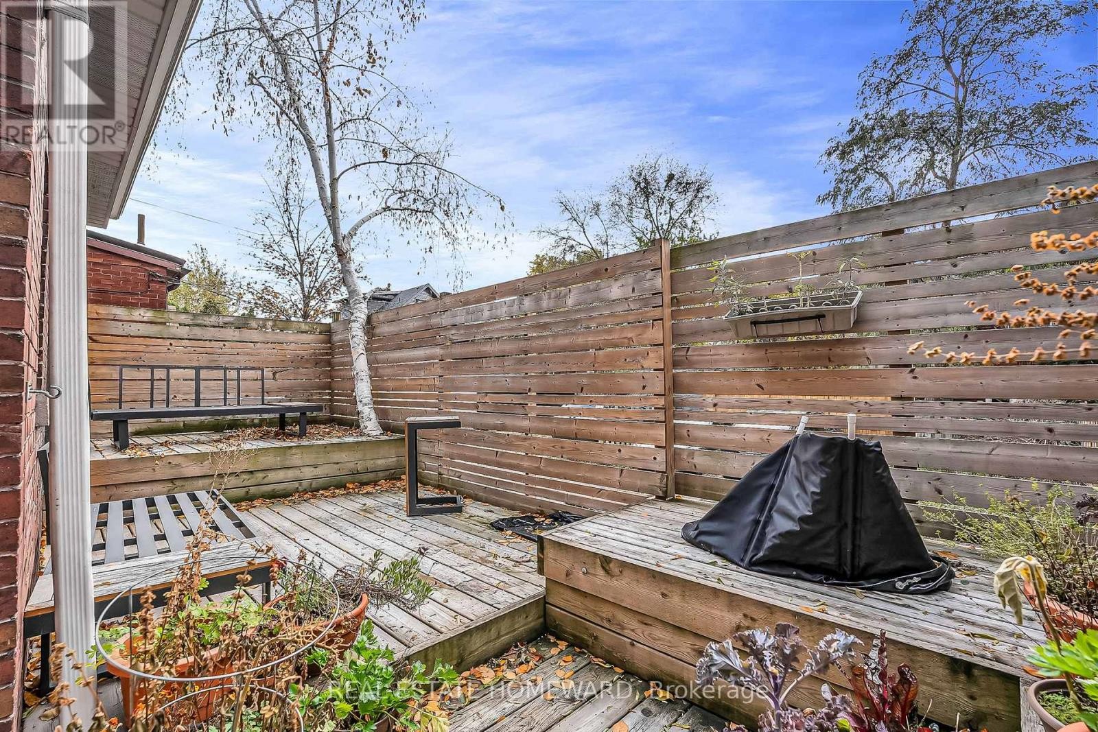 












272 KEELE STREET

,
Toronto (Junction Area),




Ontario
M6P2K4

