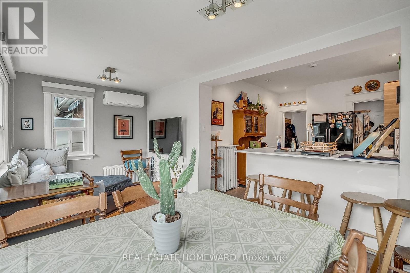 












272 KEELE STREET

,
Toronto (Junction Area),




Ontario
M6P2K4

