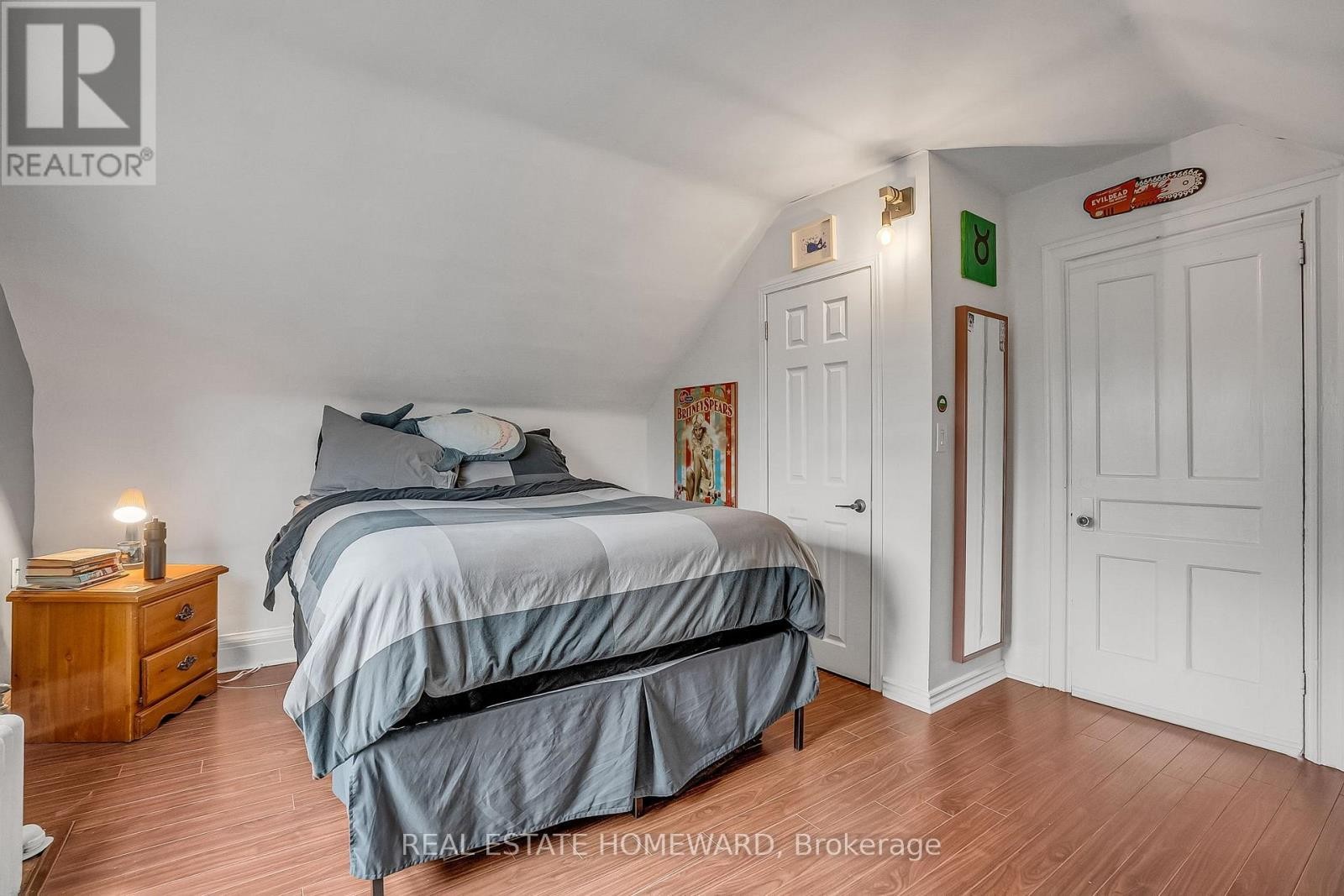 












272 KEELE STREET

,
Toronto (Junction Area),




Ontario
M6P2K4

