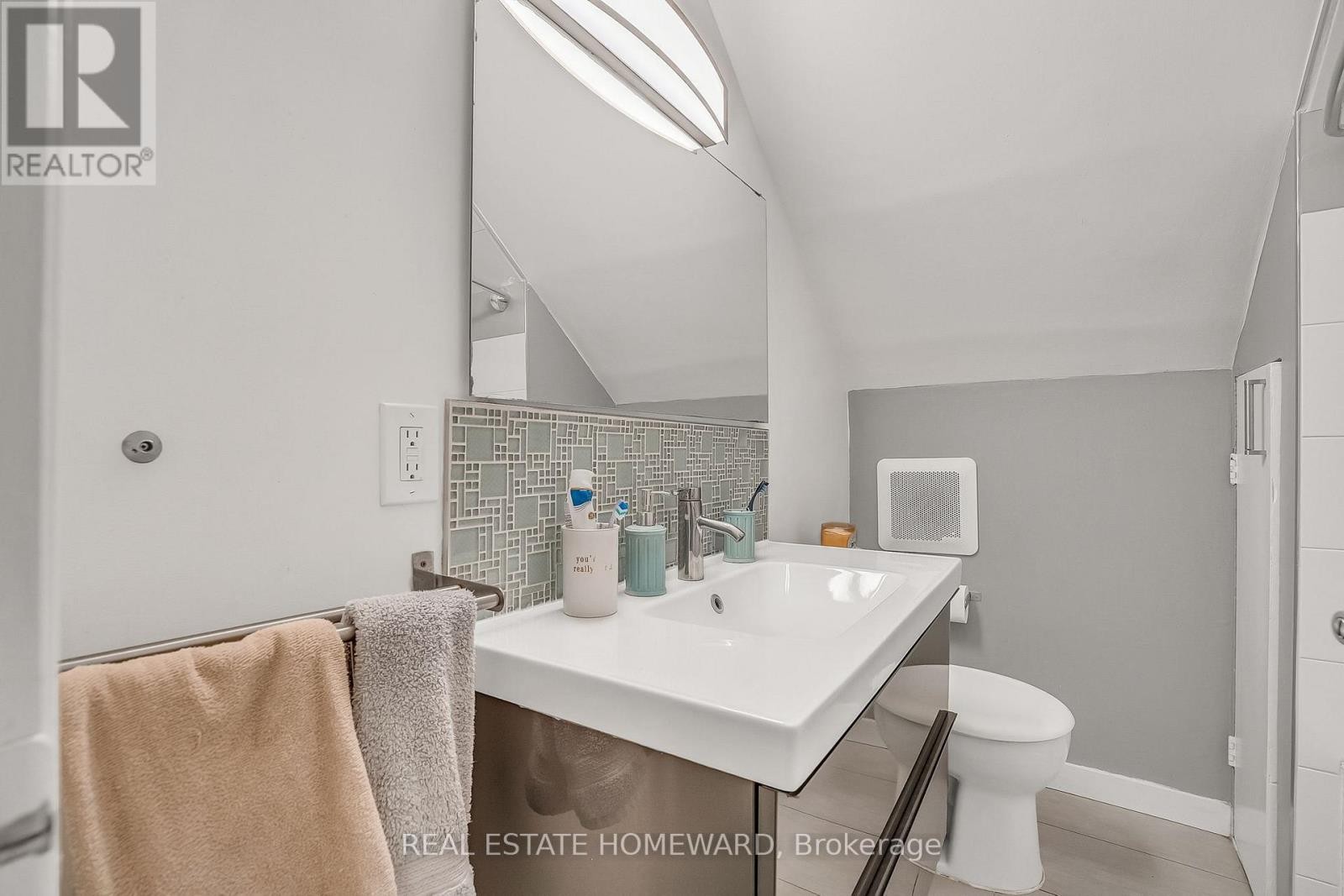 












272 KEELE STREET

,
Toronto (Junction Area),




Ontario
M6P2K4

