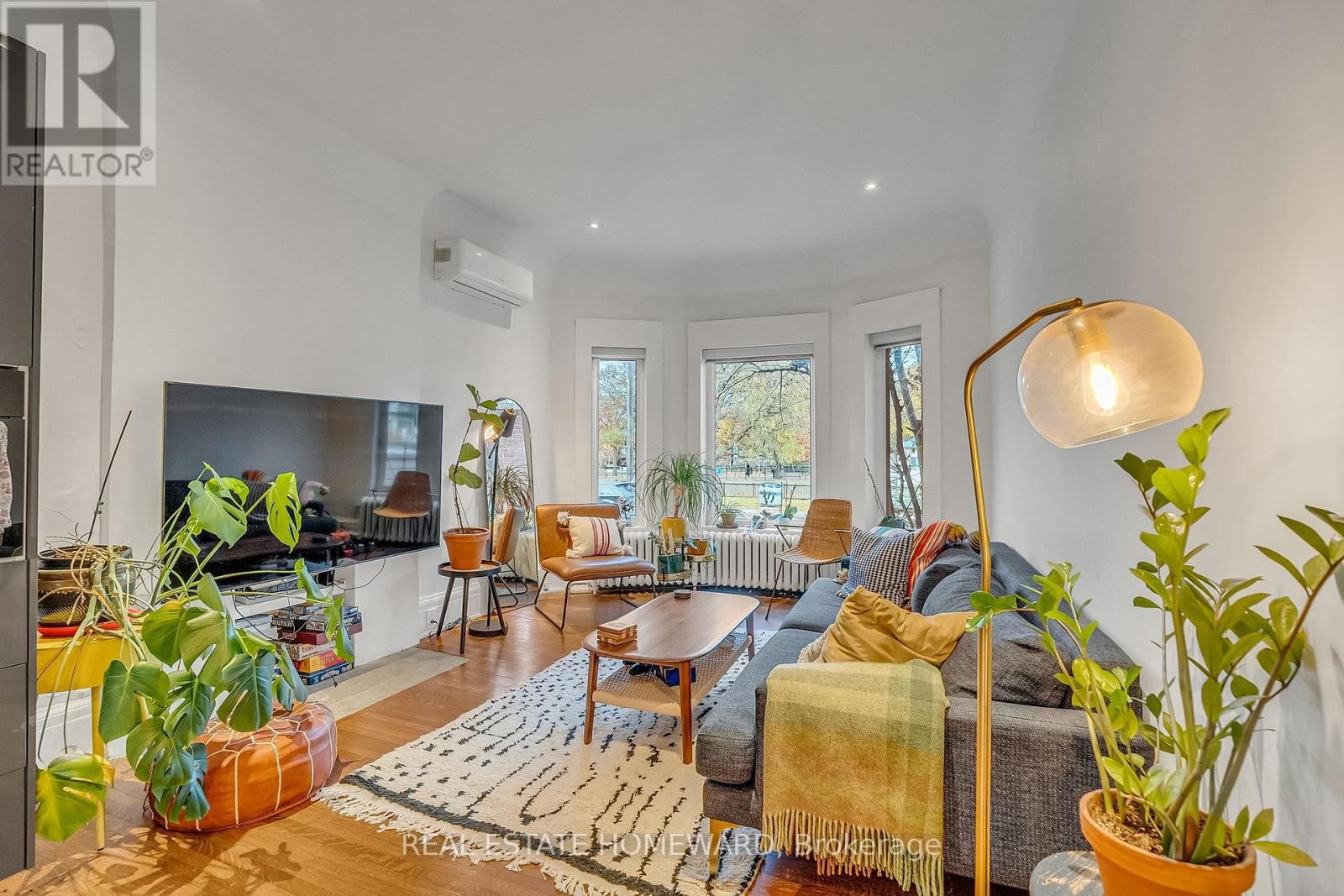 












272 KEELE STREET

,
Toronto (Junction Area),




Ontario
M6P2K4

