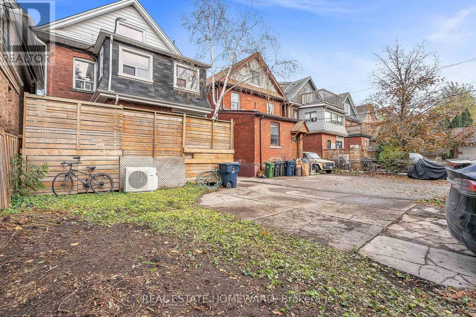 












272 KEELE STREET

,
Toronto (Junction Area),




Ontario
M6P2K4

