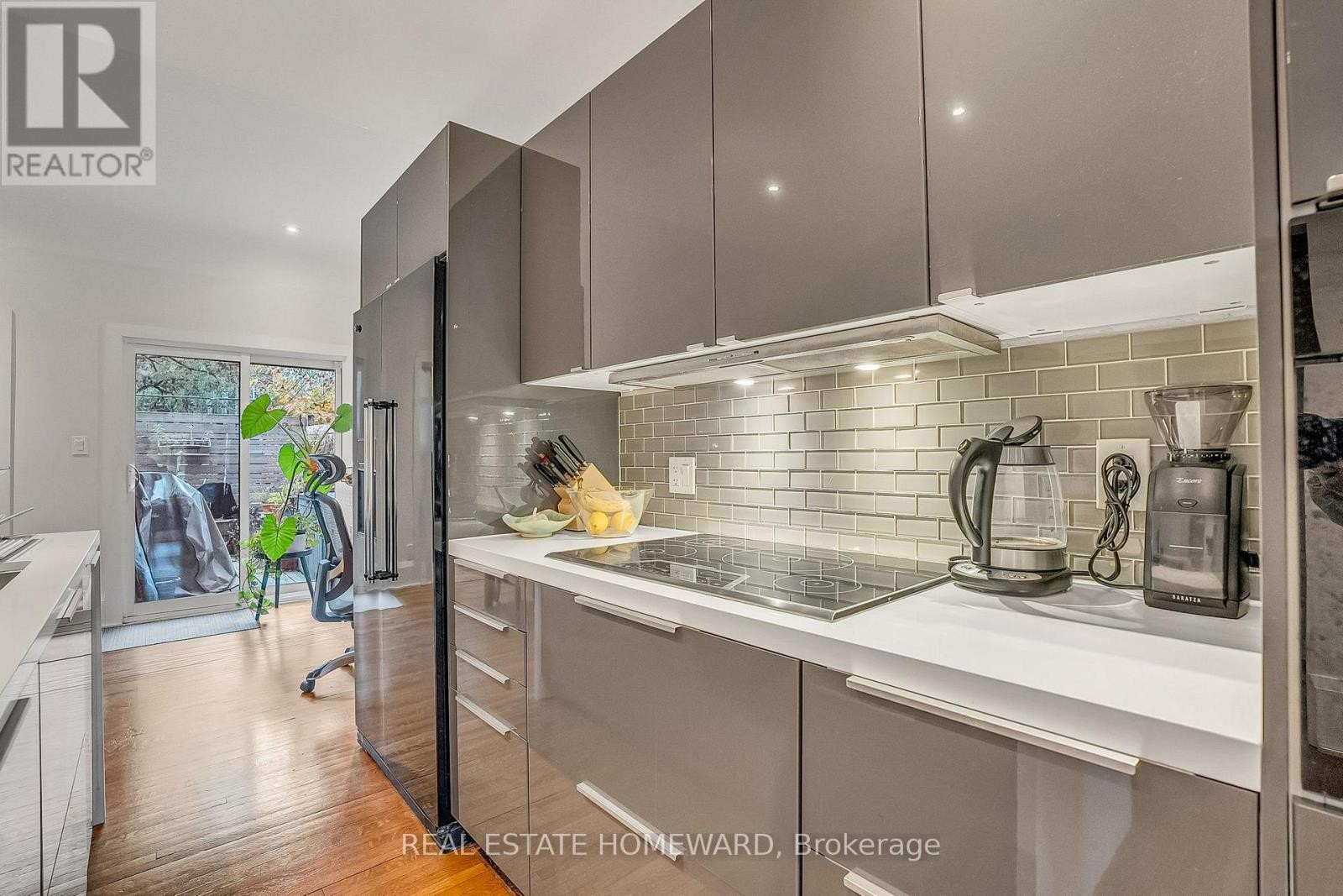 












272 KEELE STREET

,
Toronto (Junction Area),




Ontario
M6P2K4

