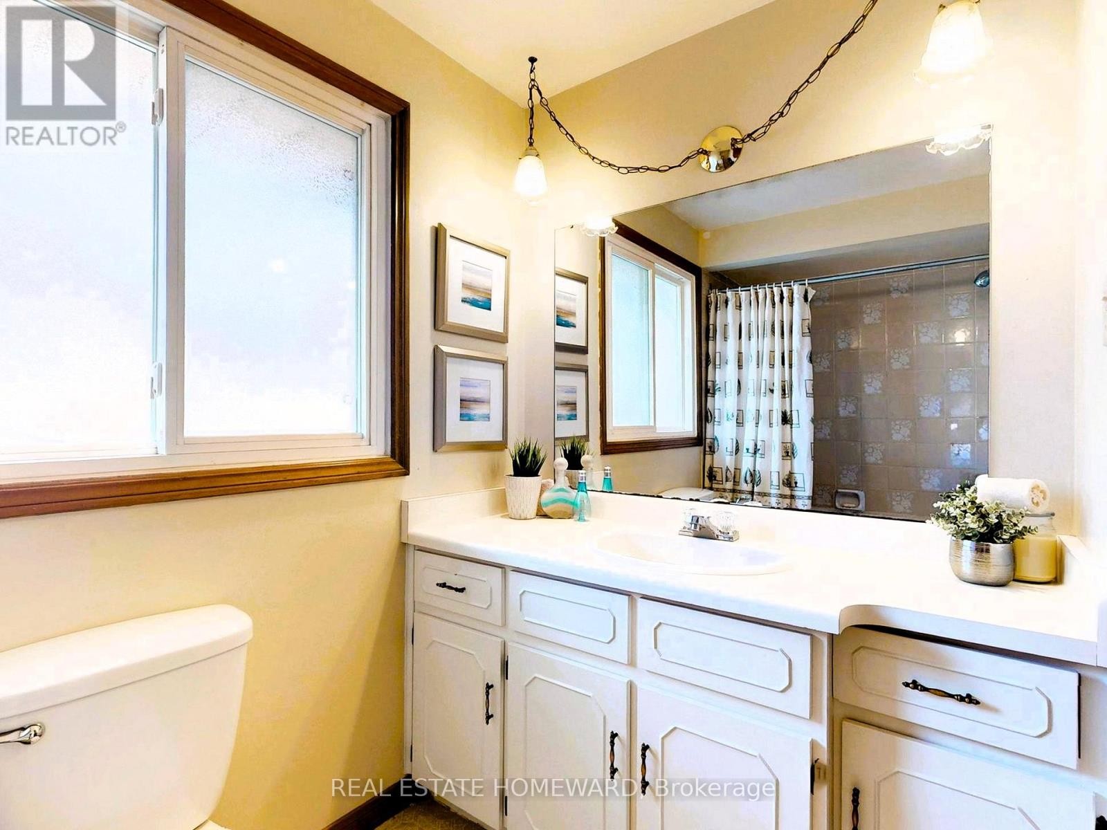 












3058 VIEWMOUNT ROAD

,
Oakville (WO West),




Ontario
L6L5M7

