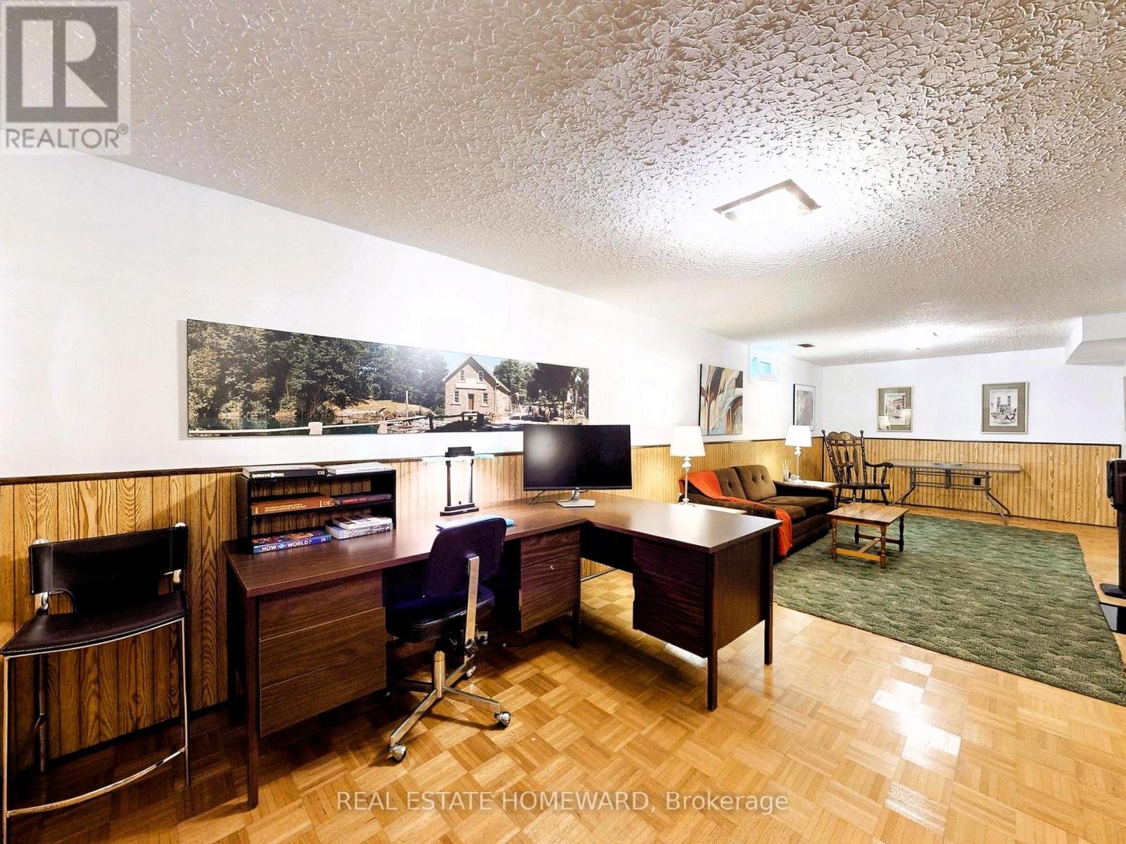 












3058 VIEWMOUNT ROAD

,
Oakville (WO West),




Ontario
L6L5M7

