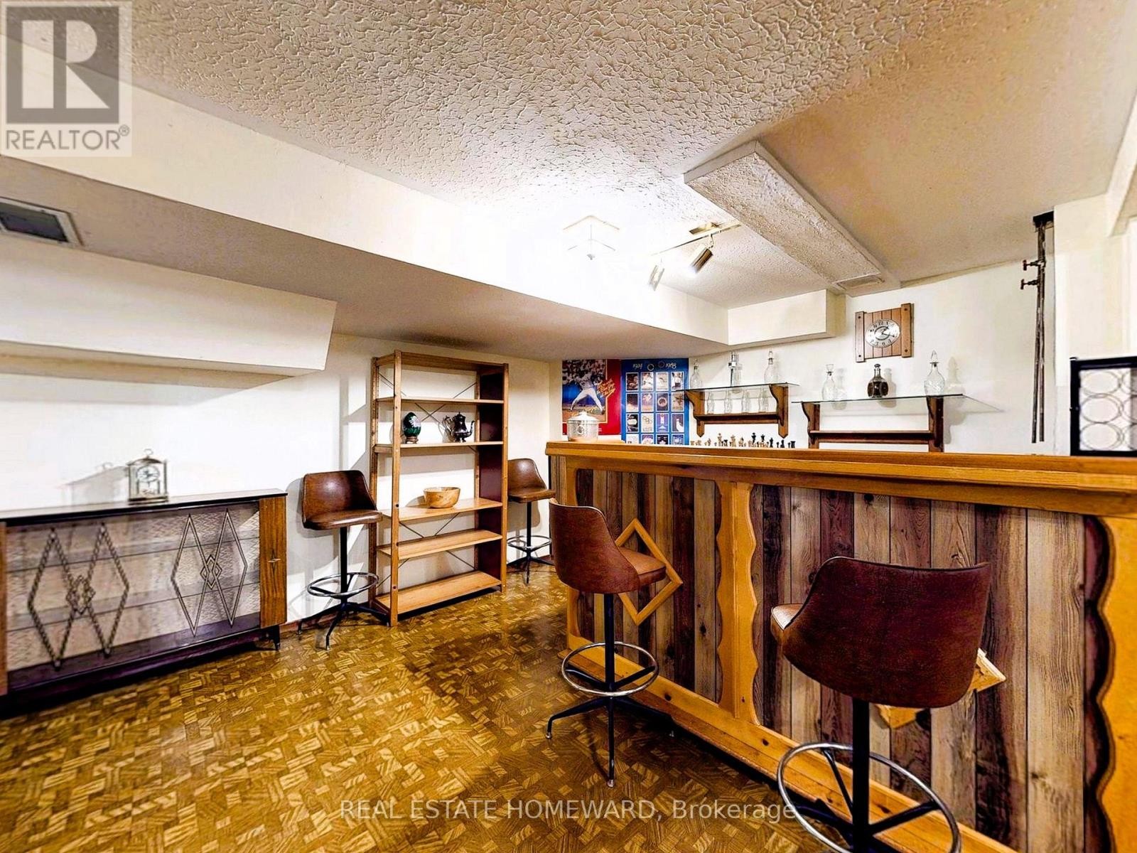 












3058 VIEWMOUNT ROAD

,
Oakville (WO West),




Ontario
L6L5M7

