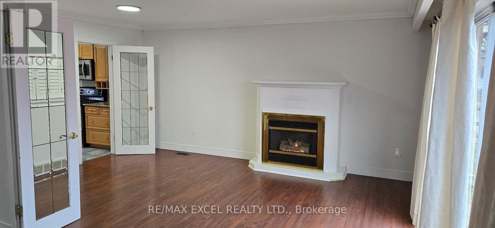 












12 - 1265 NAPIER CRESCENT

,
Oakville (CP College Park),




Ontario
L6H2A5

