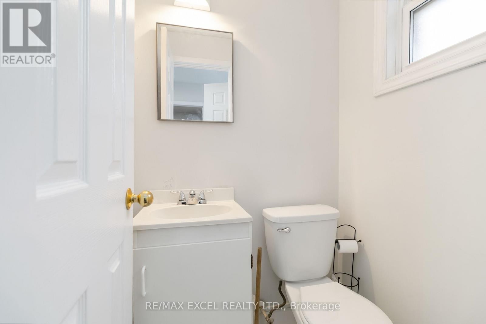 












12 - 1265 NAPIER CRESCENT

,
Oakville (CP College Park),




Ontario
L6H2A5

