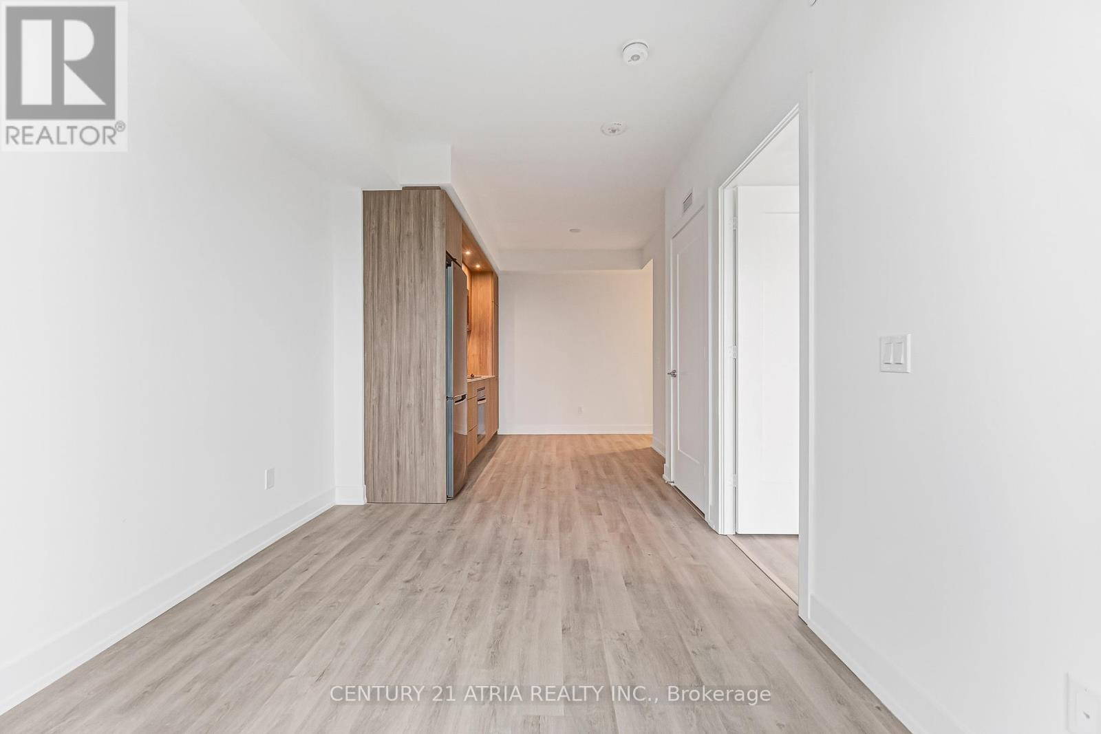 












615 - 60 CENTRAL PARK ROADWAY

,
Toronto (Islington-City Centre West),




Ontario
M9A0E6

