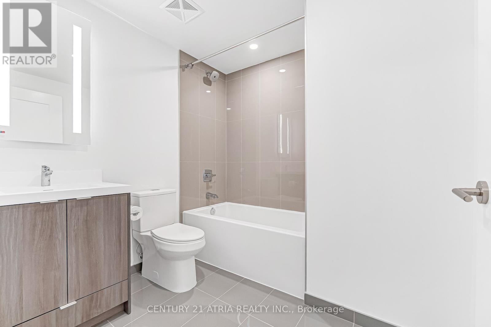 












615 - 60 CENTRAL PARK ROADWAY

,
Toronto (Islington-City Centre West),




Ontario
M9A0E6

