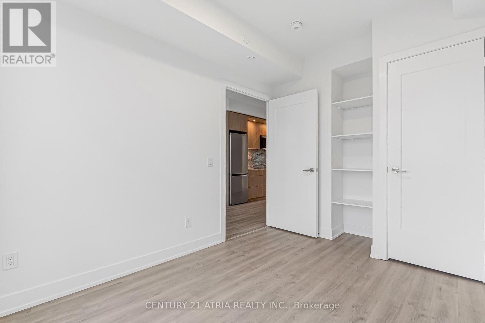 












615 - 60 CENTRAL PARK ROADWAY

,
Toronto (Islington-City Centre West),




Ontario
M9A0E6

