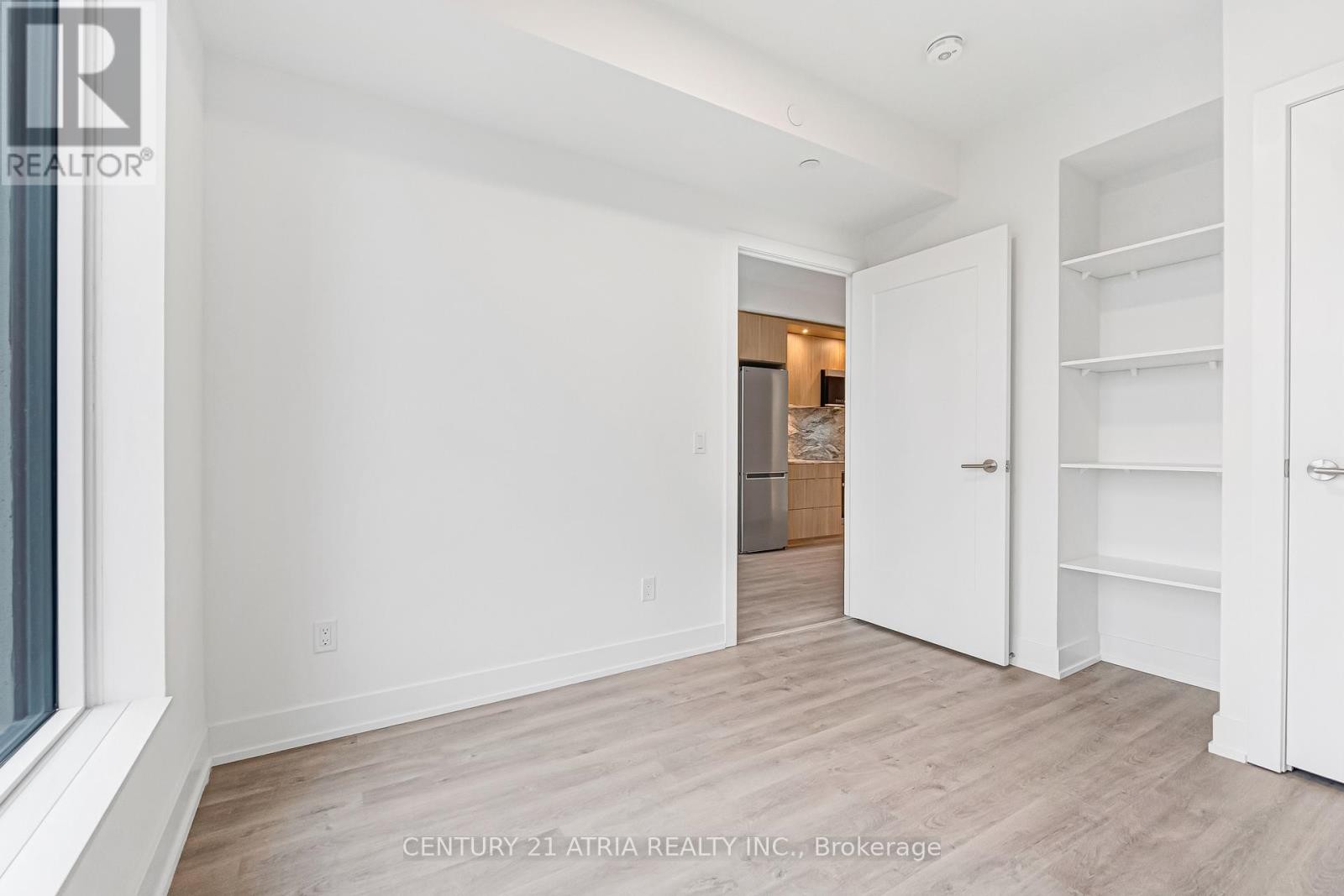 












615 - 60 CENTRAL PARK ROADWAY

,
Toronto (Islington-City Centre West),




Ontario
M9A0E6

