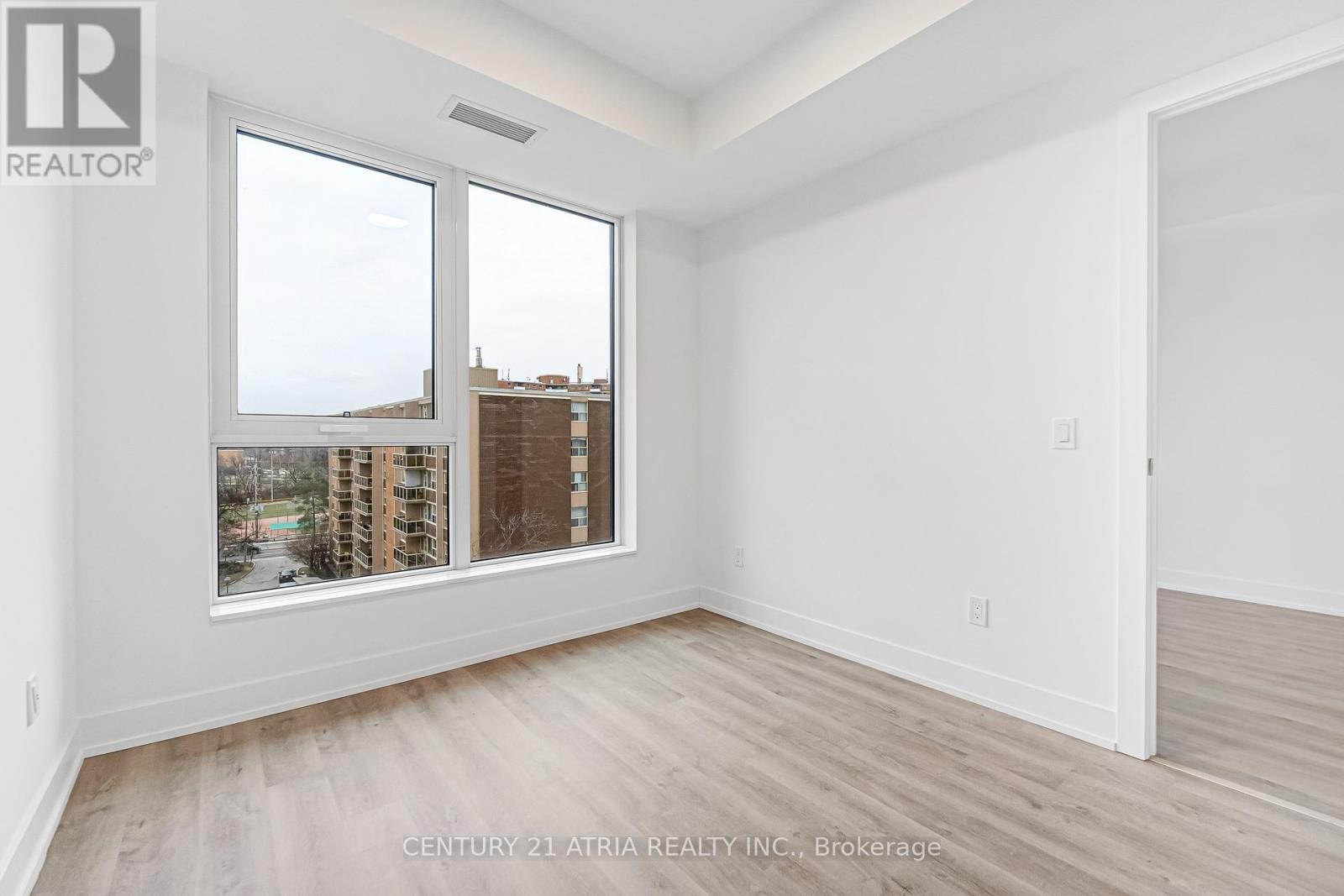 












615 - 60 CENTRAL PARK ROADWAY

,
Toronto (Islington-City Centre West),




Ontario
M9A0E6

