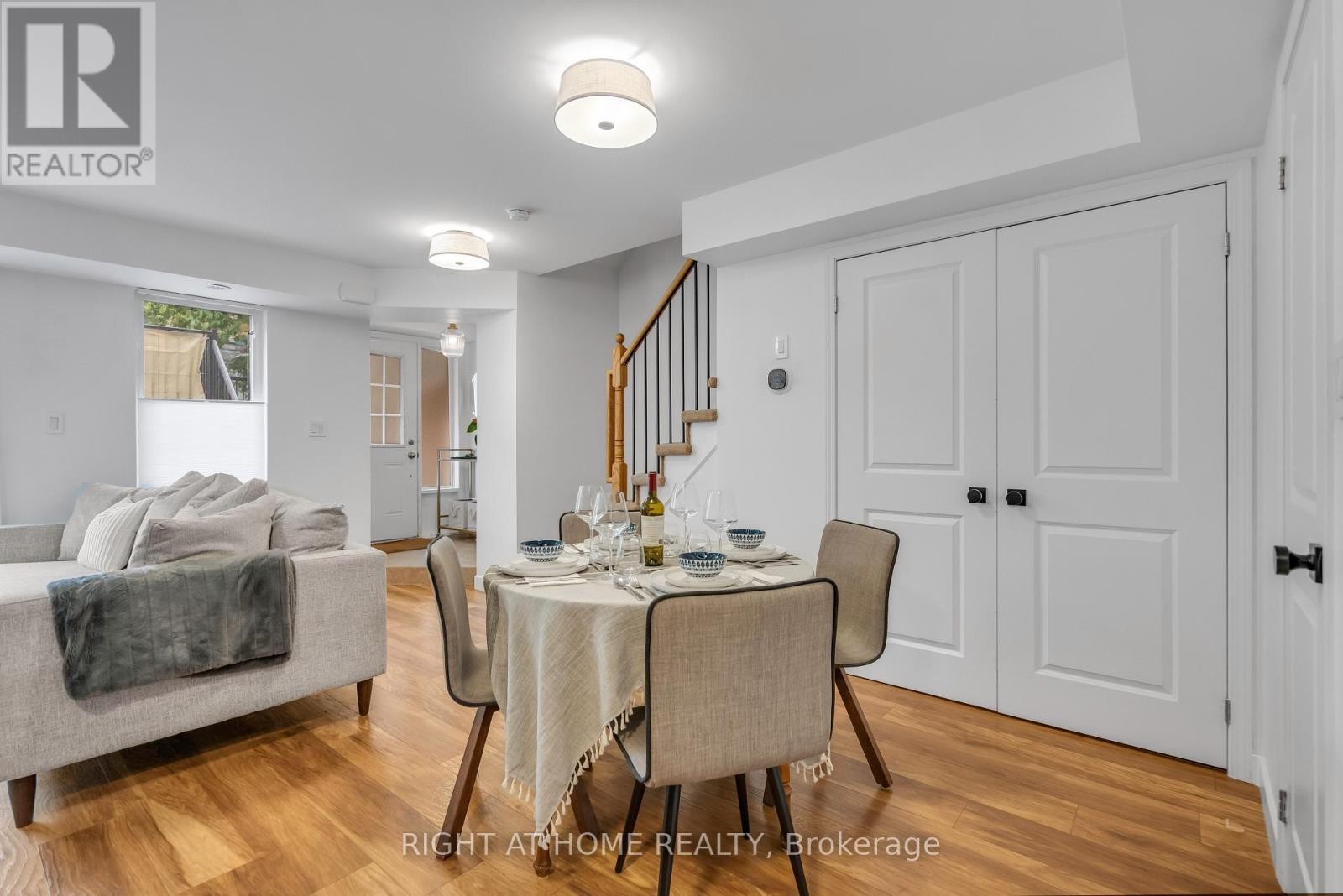 












146 - 12 FOUNDRY AVENUE

,
Toronto (Dovercourt-Wallace Emerson-Junction),




Ontario
M6H0A7

