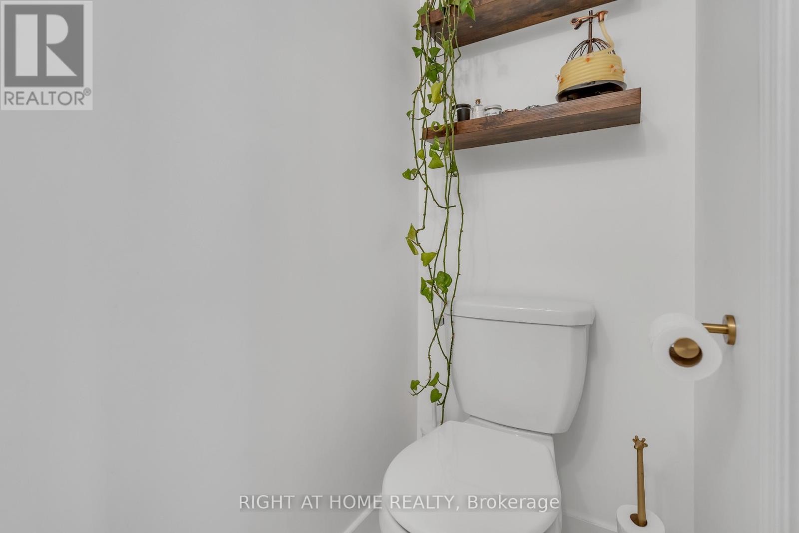 












146 - 12 FOUNDRY AVENUE

,
Toronto (Dovercourt-Wallace Emerson-Junction),




Ontario
M6H0A7

