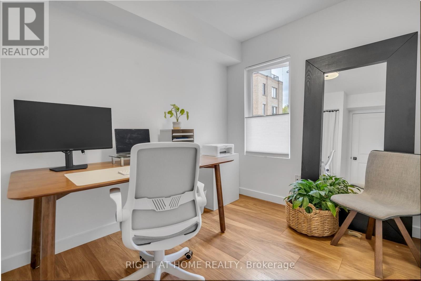 












146 - 12 FOUNDRY AVENUE

,
Toronto (Dovercourt-Wallace Emerson-Junction),




Ontario
M6H0A7

