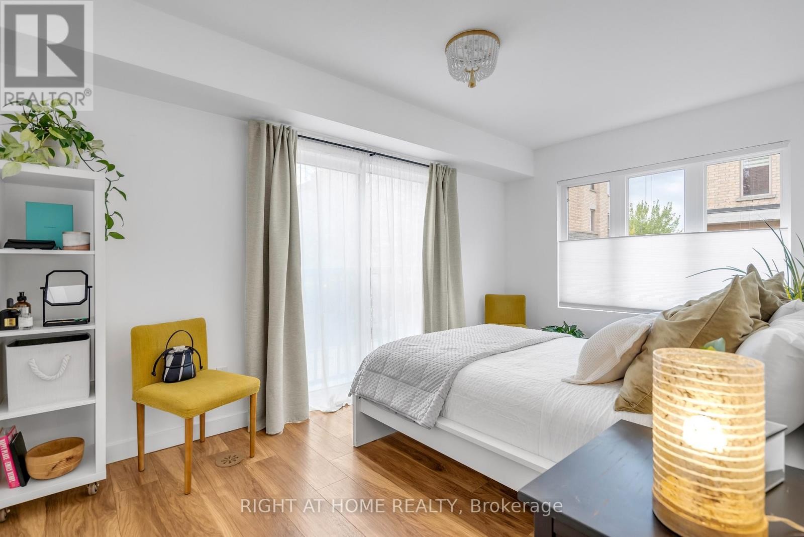 












146 - 12 FOUNDRY AVENUE

,
Toronto (Dovercourt-Wallace Emerson-Junction),




Ontario
M6H0A7

