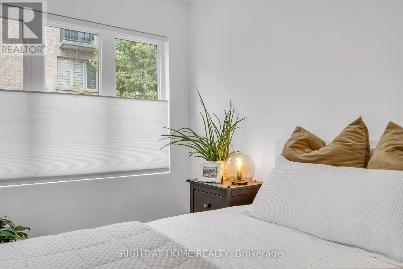 












146 - 12 FOUNDRY AVENUE

,
Toronto (Dovercourt-Wallace Emerson-Junction),




Ontario
M6H0A7

