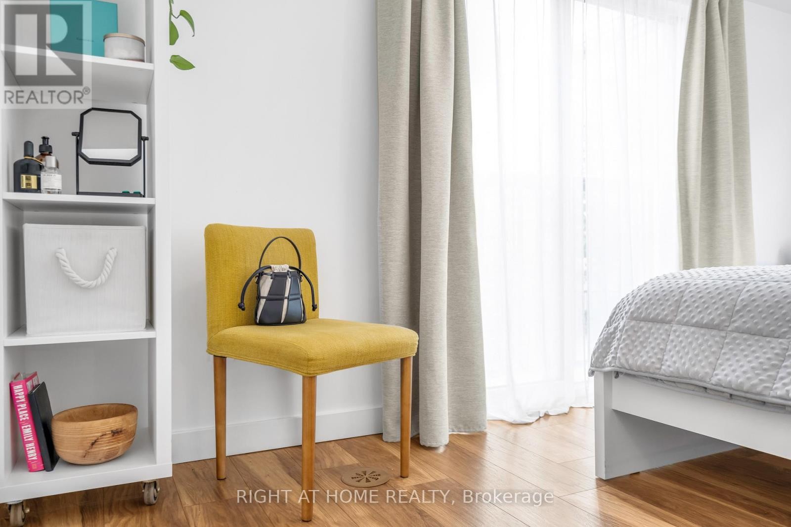 












146 - 12 FOUNDRY AVENUE

,
Toronto (Dovercourt-Wallace Emerson-Junction),




Ontario
M6H0A7

