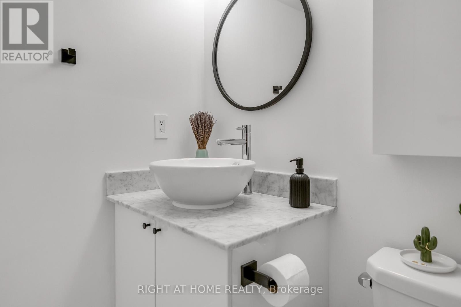 












146 - 12 FOUNDRY AVENUE

,
Toronto (Dovercourt-Wallace Emerson-Junction),




Ontario
M6H0A7

