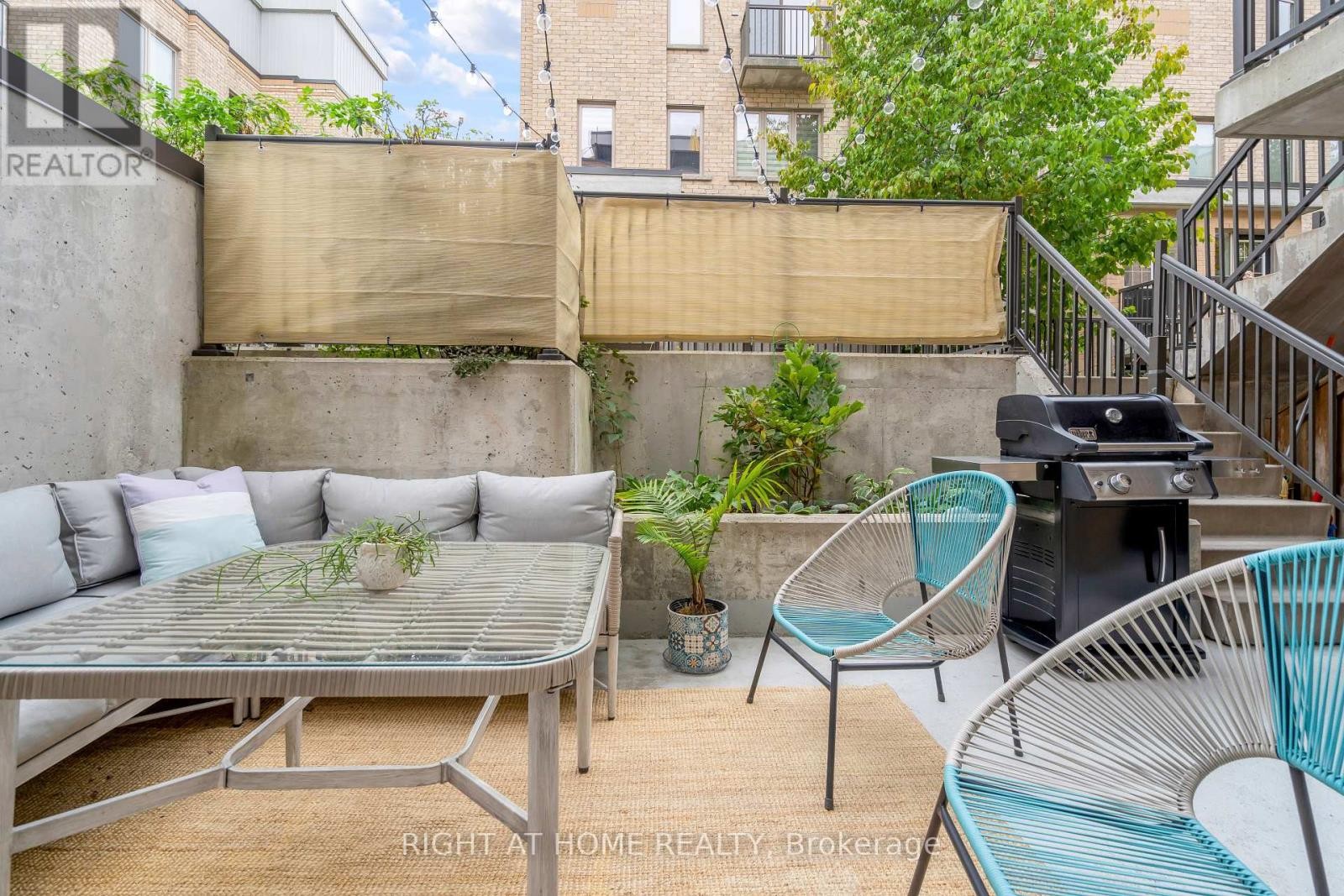 












146 - 12 FOUNDRY AVENUE

,
Toronto (Dovercourt-Wallace Emerson-Junction),




Ontario
M6H0A7

