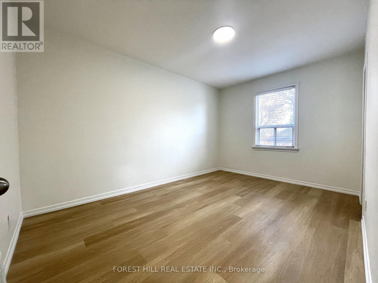 












117 NORTH CARSON STREET

,
Toronto (Alderwood),




Ontario
M8W4C7

