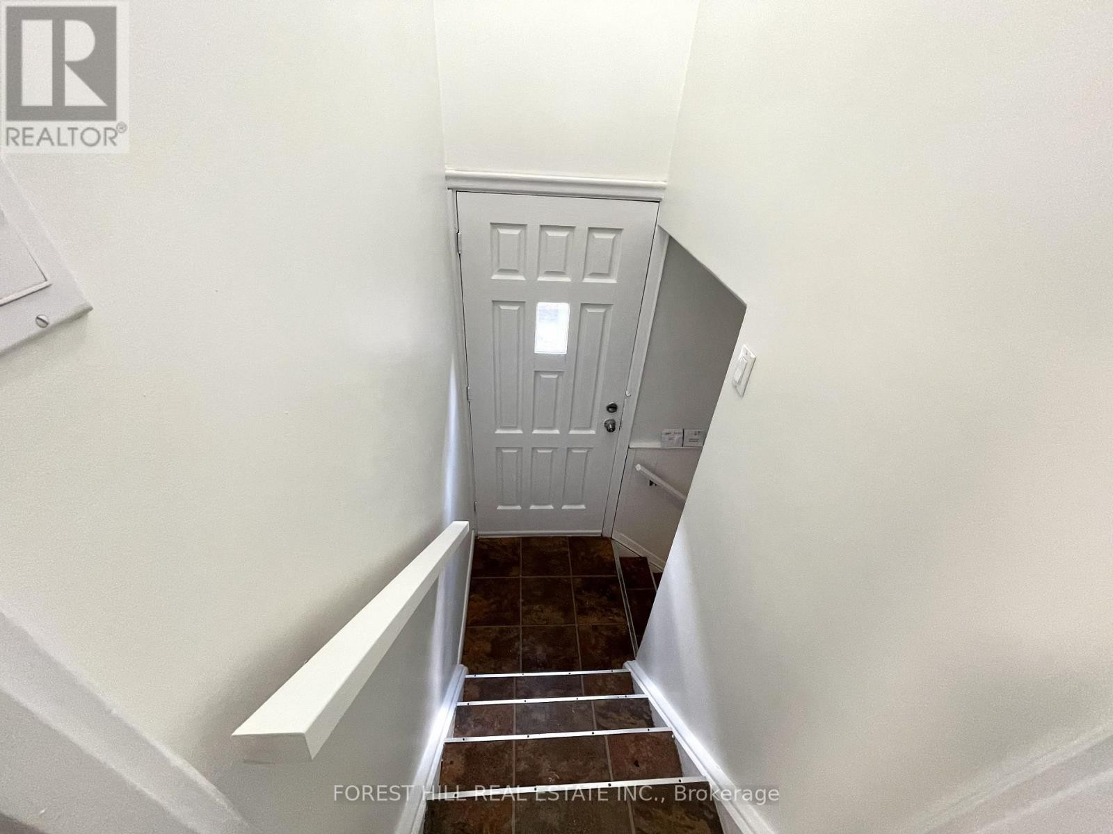 












117 NORTH CARSON STREET

,
Toronto (Alderwood),




Ontario
M8W4C7

