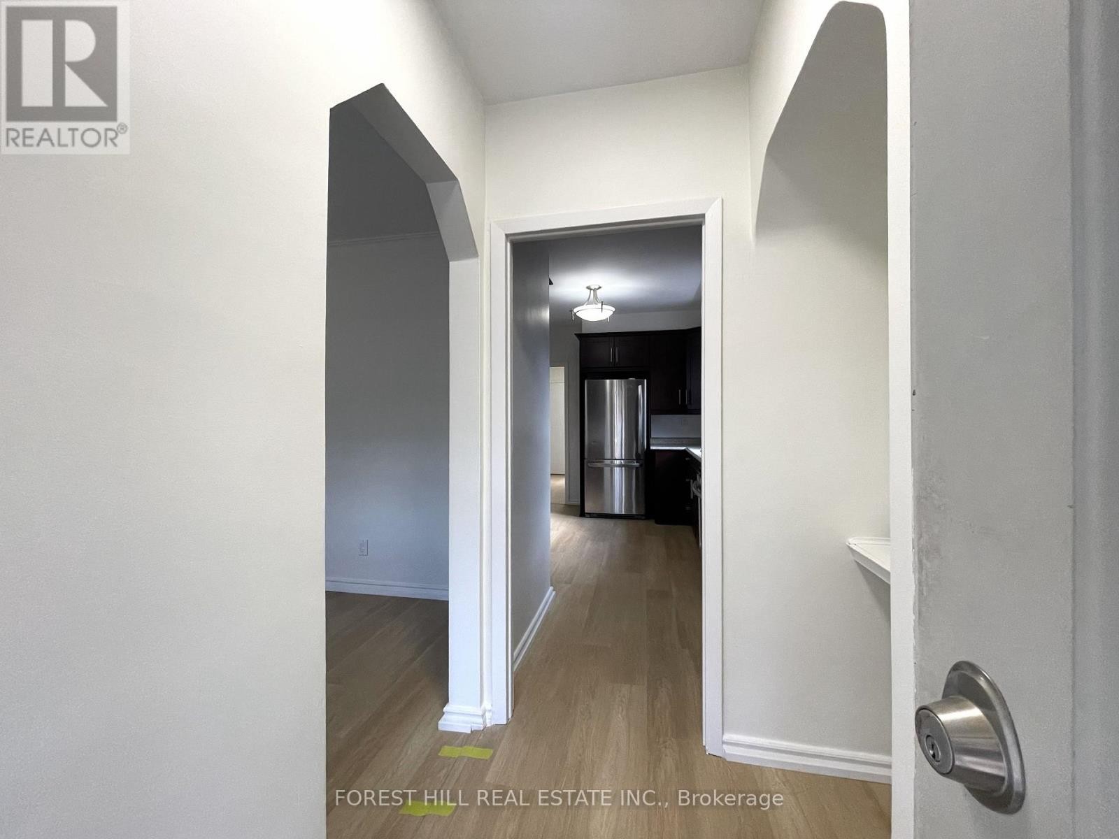 












117 NORTH CARSON STREET

,
Toronto (Alderwood),




Ontario
M8W4C7

