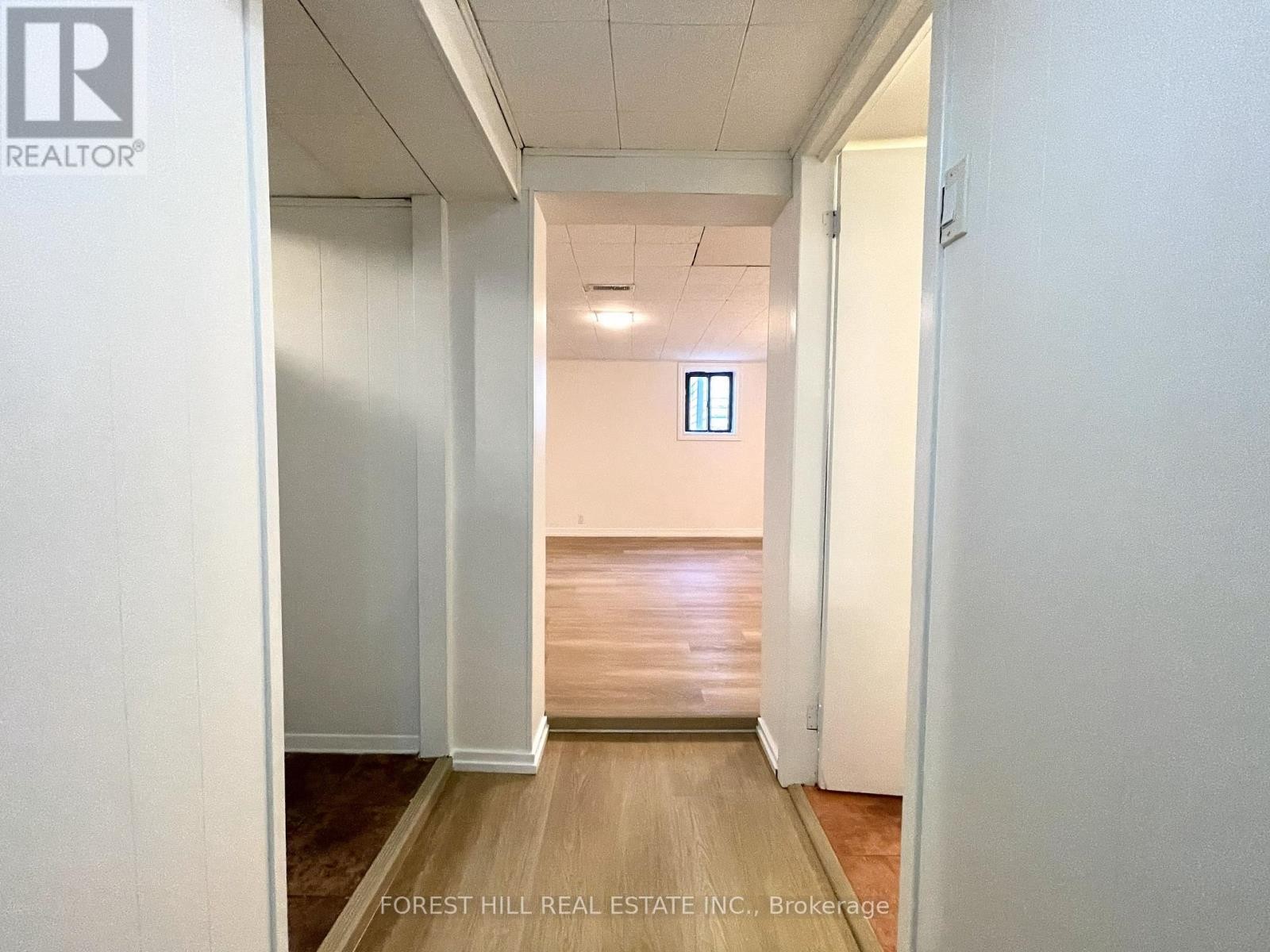 












117 NORTH CARSON STREET

,
Toronto (Alderwood),




Ontario
M8W4C7

